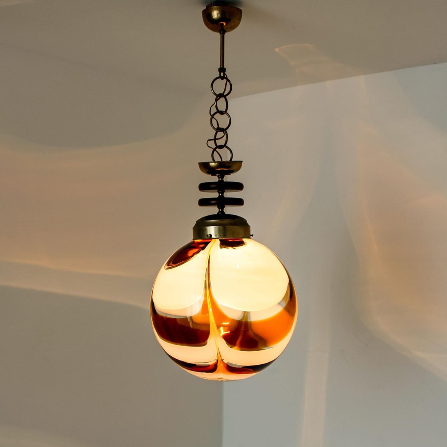 Lampada a sospensione rotonda marmorizzata di Carlo Nason per Mazzega in vendita 7