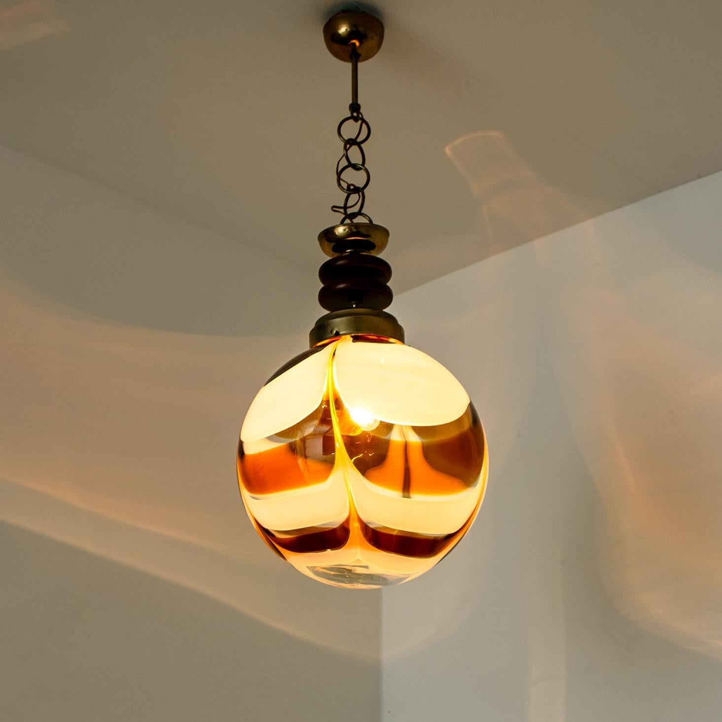 Lampada a sospensione rotonda marmorizzata di Carlo Nason per Mazzega in vendita 8