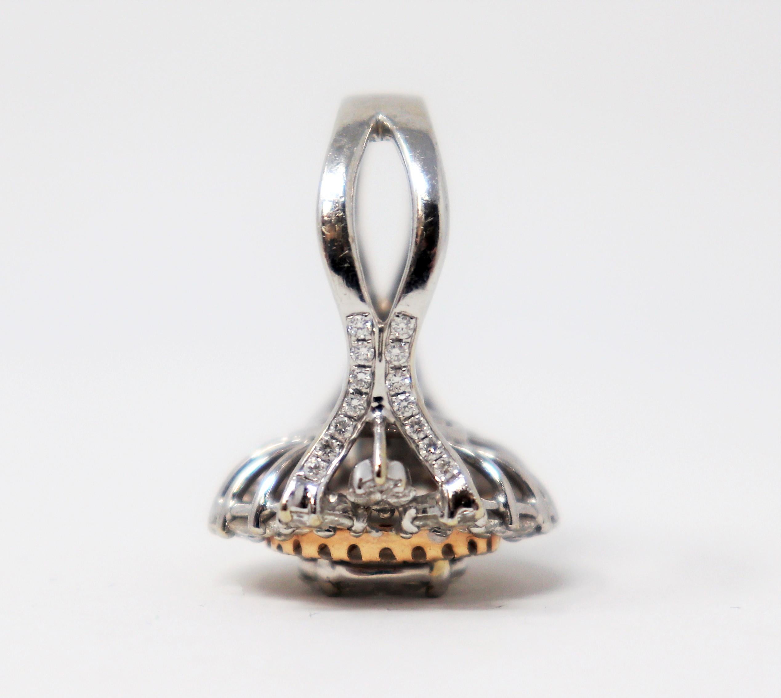 Bague double halo de diamants ronds, marquises et princesses en or blanc et rose 18 carats en vente 4
