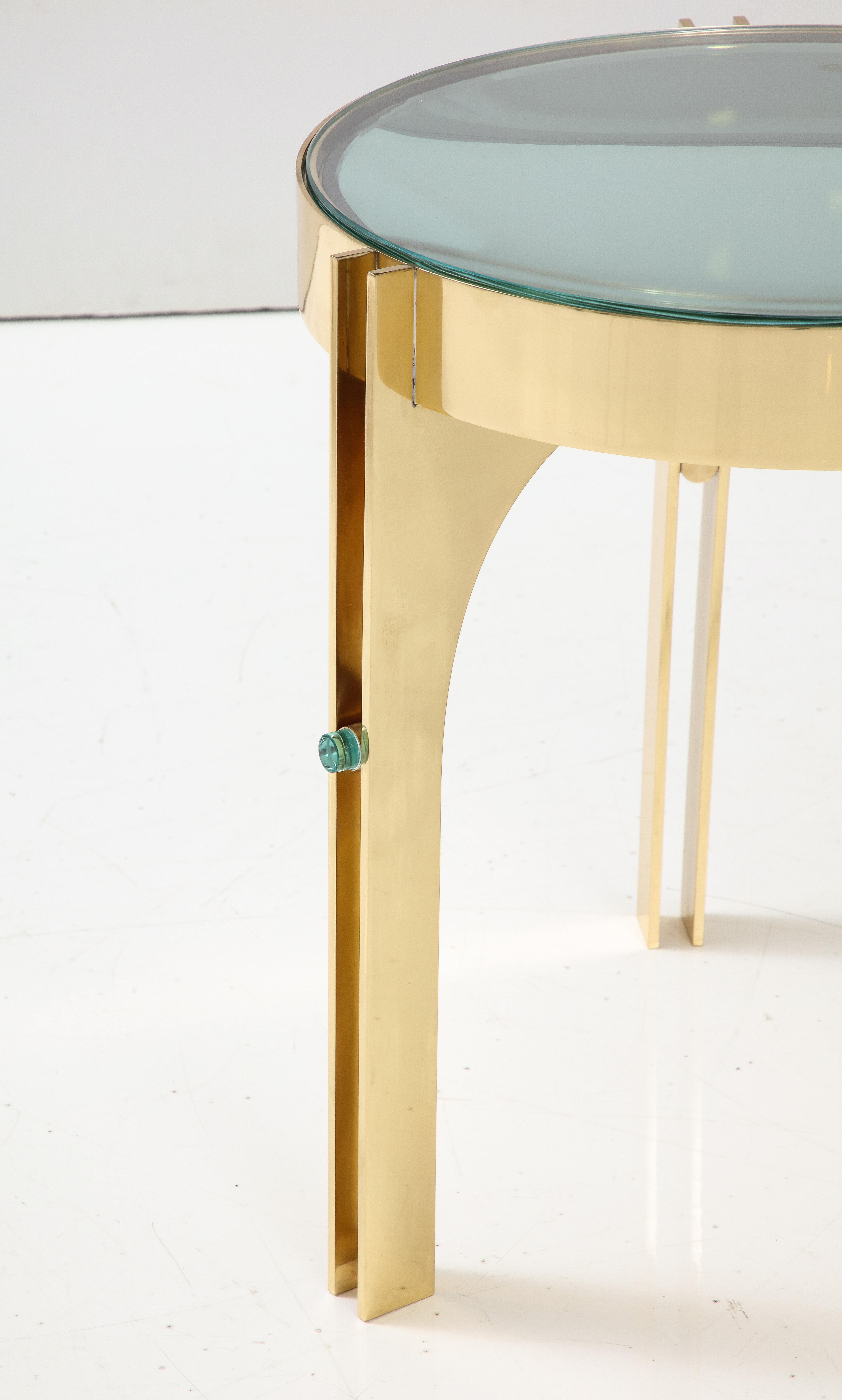 Mid-Century Modern Round Martini Drinks Side Table in Brass with Soft Green Optical Glass, Italy For Sale