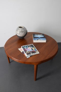 Round, Massive Coffee Table by Glostrup Teak, Denmark, 1960s Tabletop-Thickness