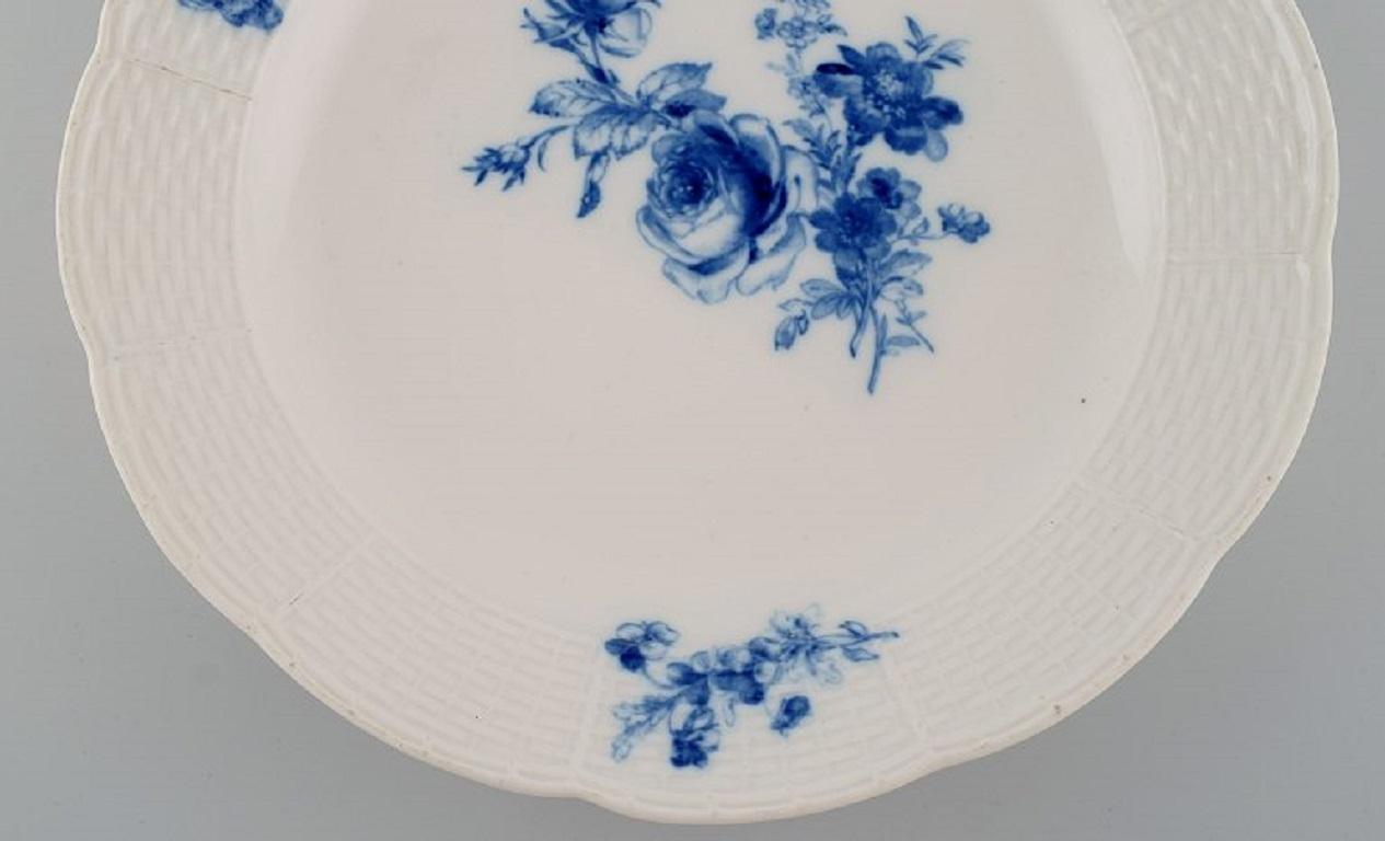 German Round Meissen Dish in Hand-Painted Porcelain, Late 19th C For Sale