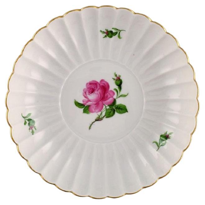 Round Meissen Pink Rose Bowl in Hand-Painted Porcelain with Gold Edge