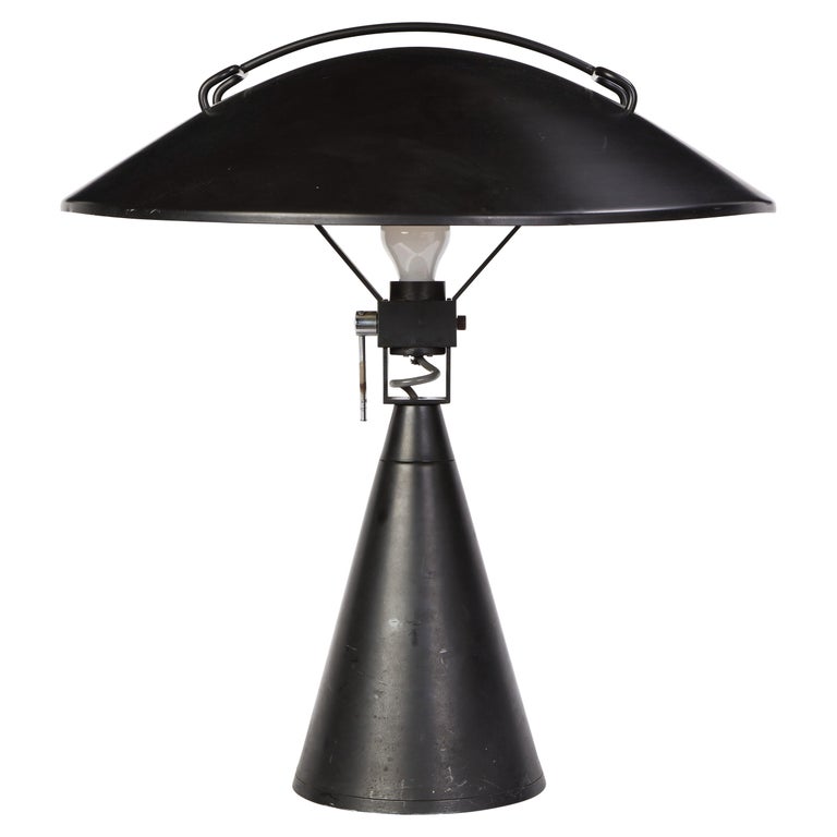 Round Metal Desk Lamp in Black, Modern For Sale at 1stdibs