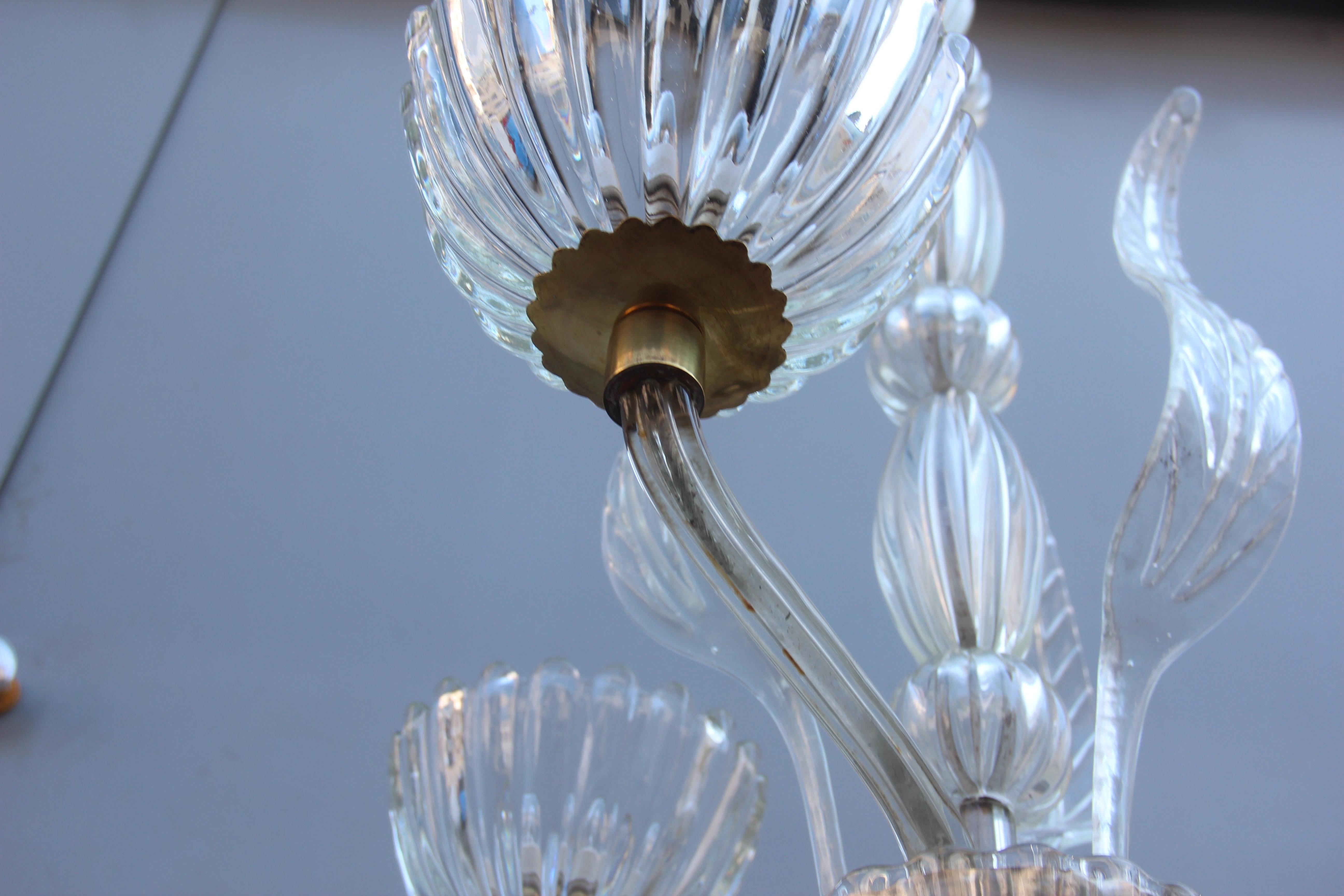 Round Midcentury Italian Chandelier Murano Glass Brass Parts 1950s Barovier For Sale 2