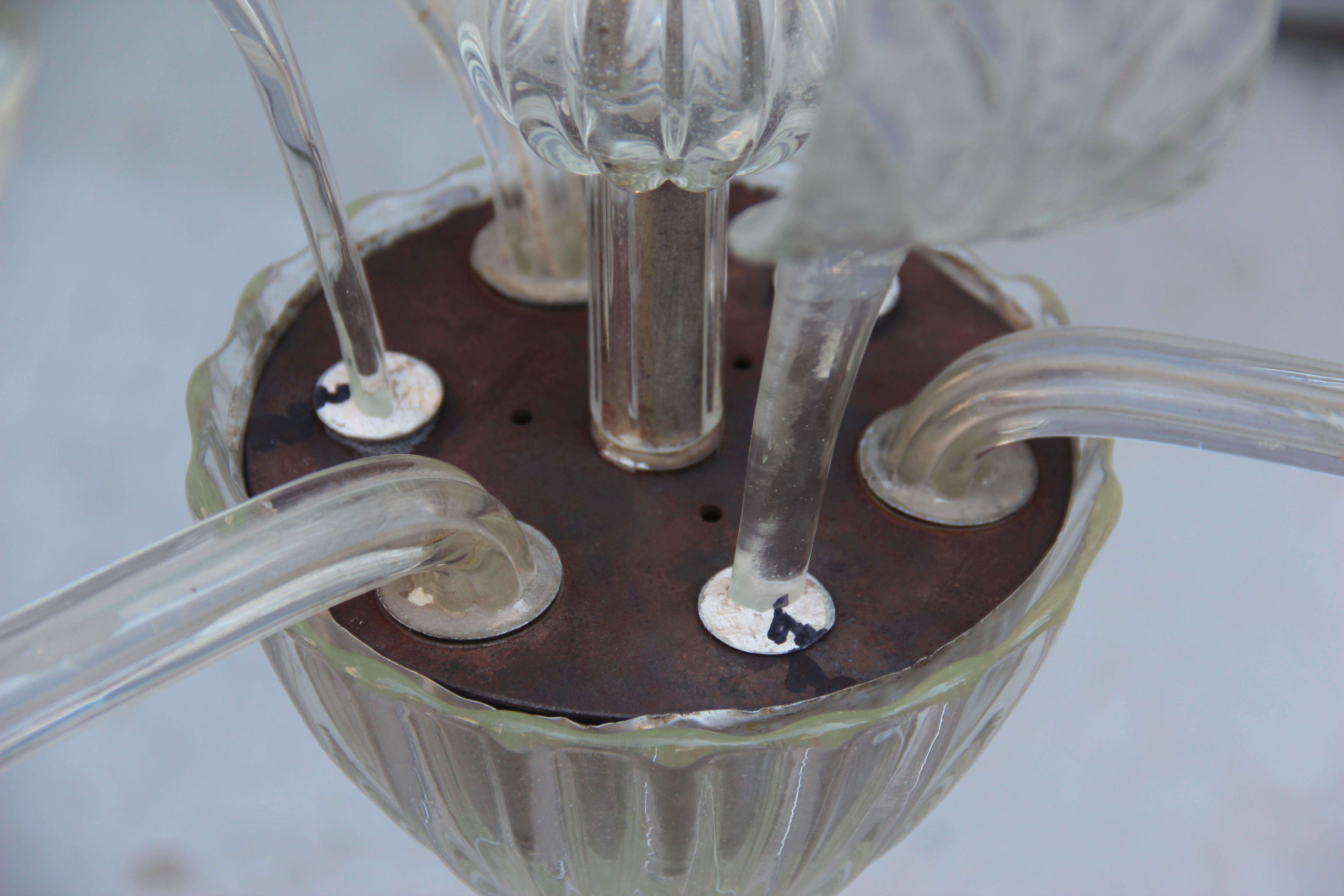 Round Midcentury Italian Chandelier Murano Glass Brass Parts 1950s Barovier For Sale 3
