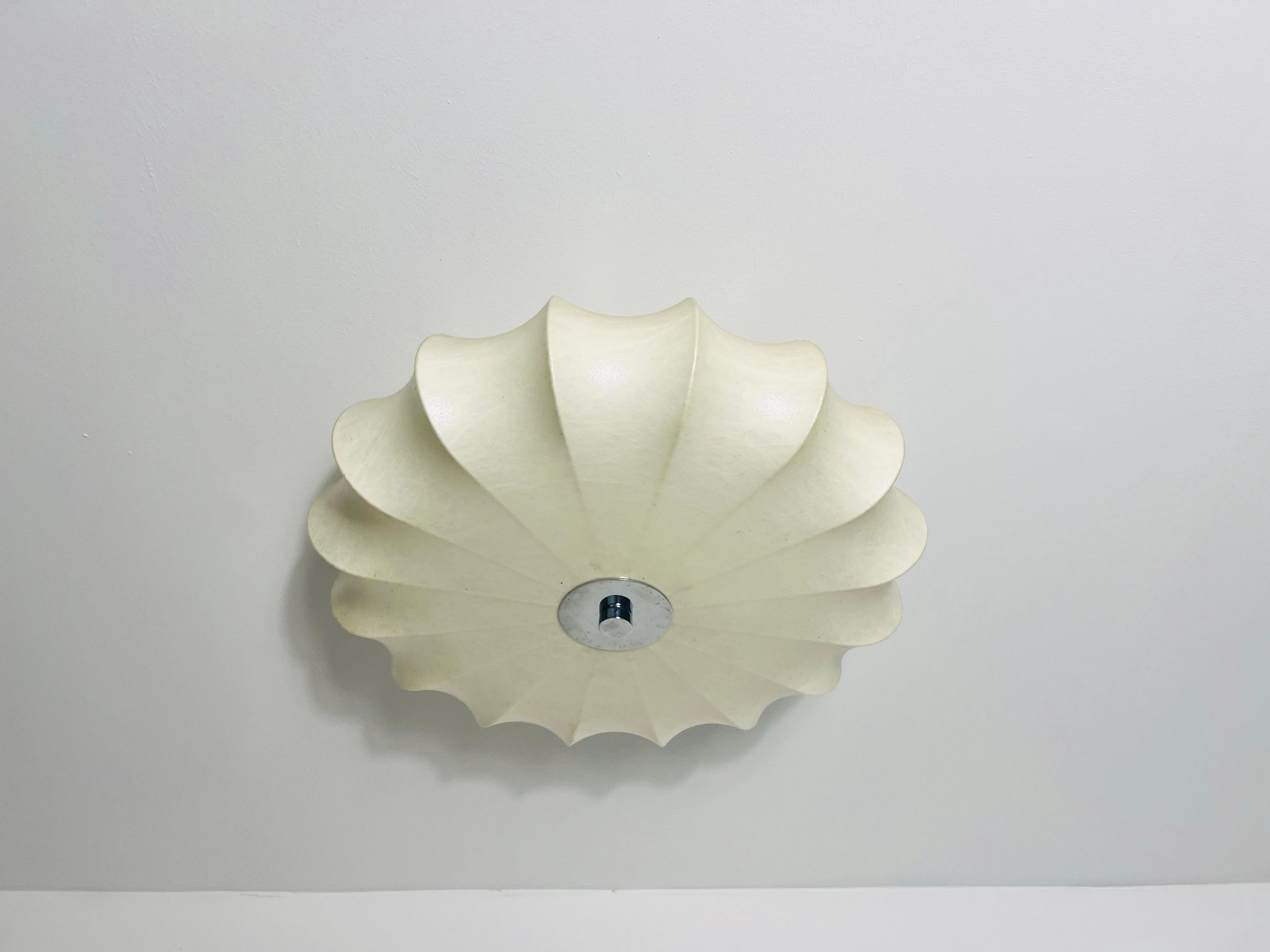 Round Mid-Century Modern Cocoon Flush Mount, 1960s, Italy In Good Condition In Hagenbach, DE