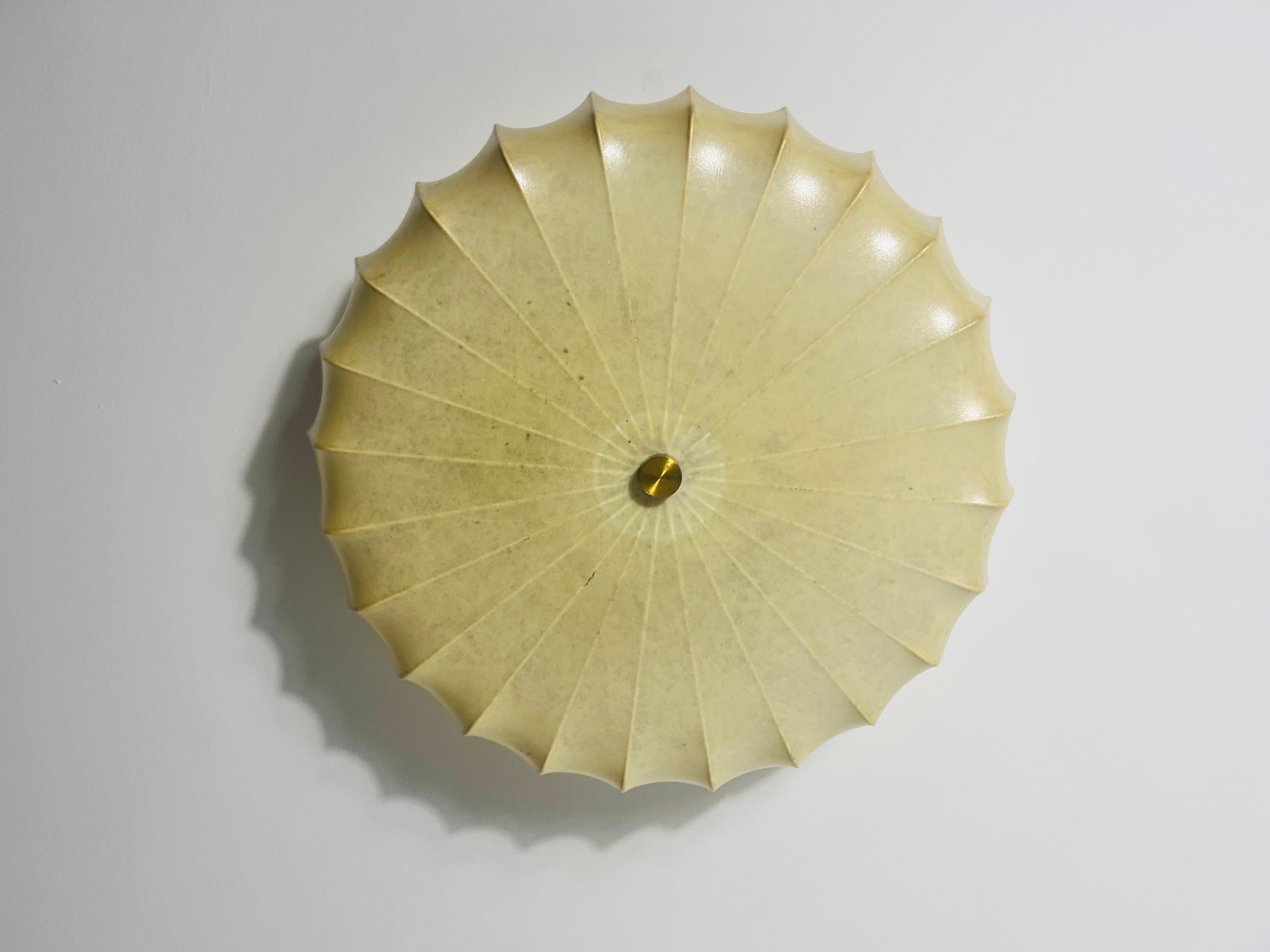 italien Plafonnier rond en forme de cocon, The Modernity, années 1960, Italie en vente