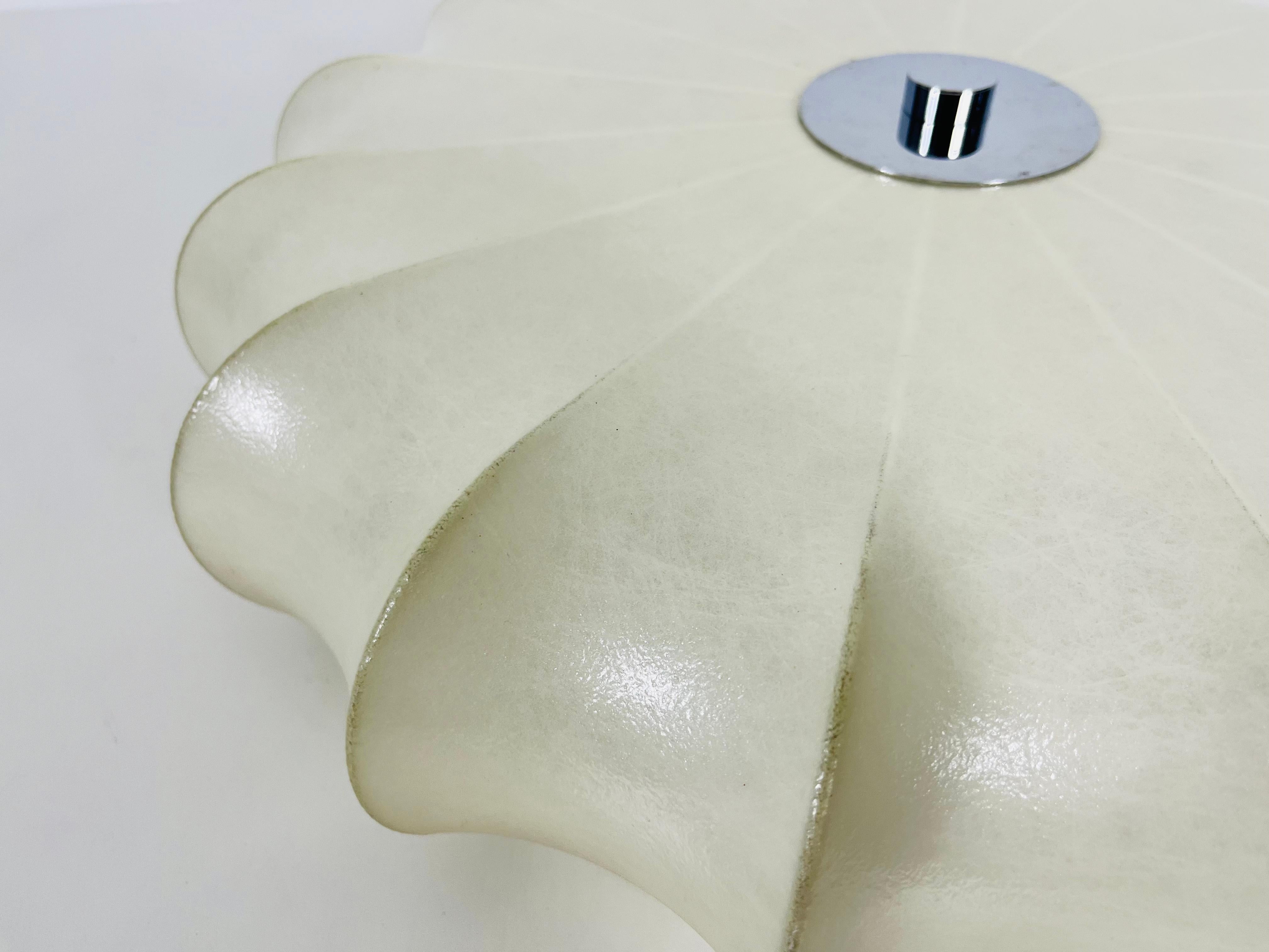 Round Mid-Century Modern Cocoon Flush Mount, 1960s, Italy In Good Condition In Hagenbach, DE