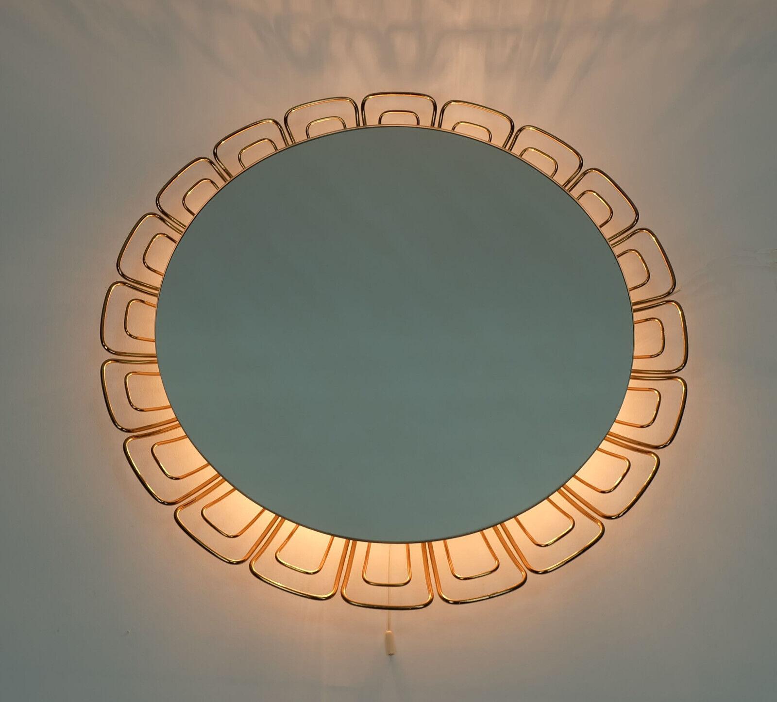 round mid century modern illuminated WALL MIRROR with brass frame 1960s 70s For Sale 3