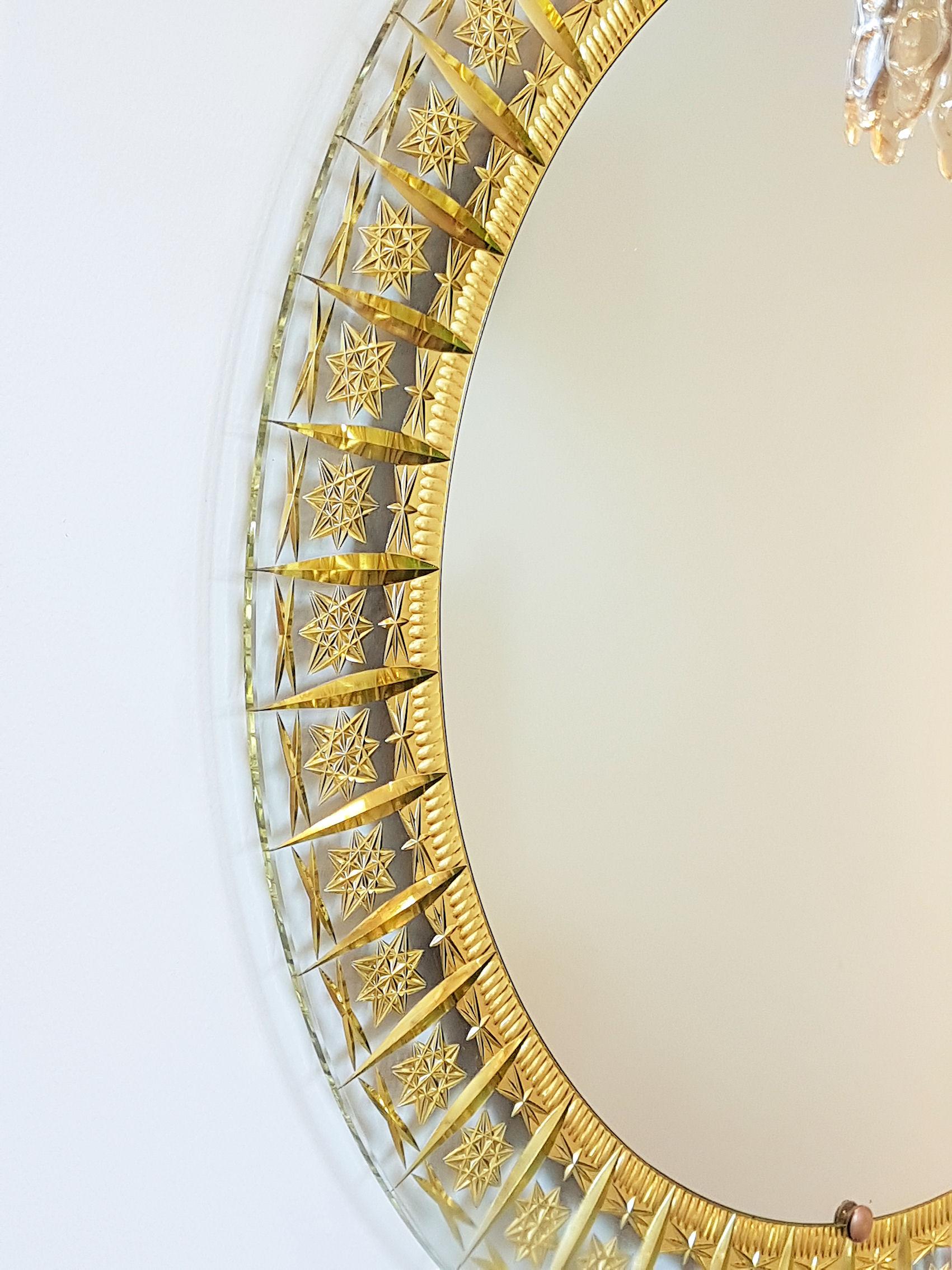 Gilt Round Mid-Century Modern Mirror, Glass Gold Carved Frame by Cristal Arte, Italy