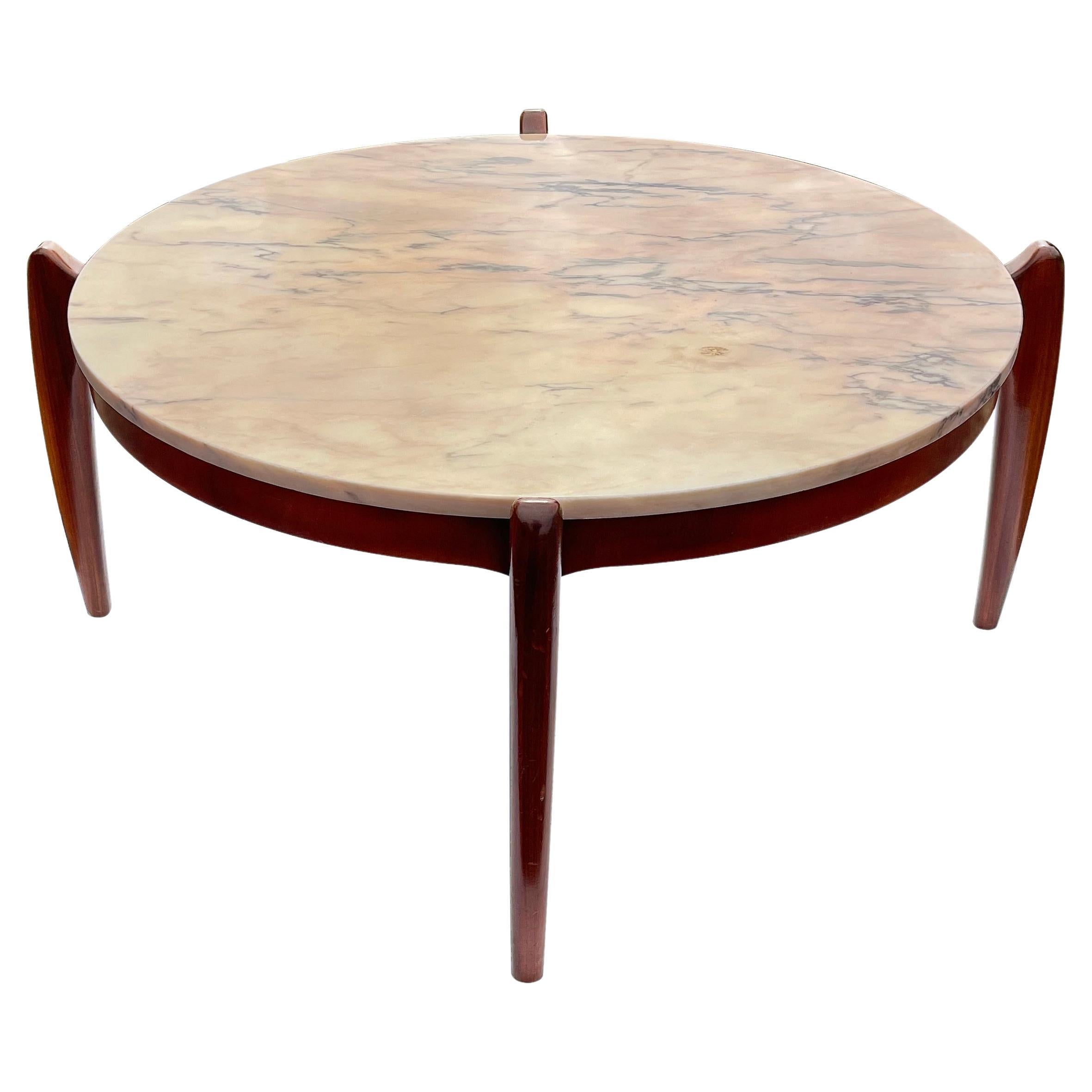 Round Mid-Century Modern Pink Marble Coffee Table, Porto Rosé, 1960s Germany In Fair Condition For Sale In Andernach, DE