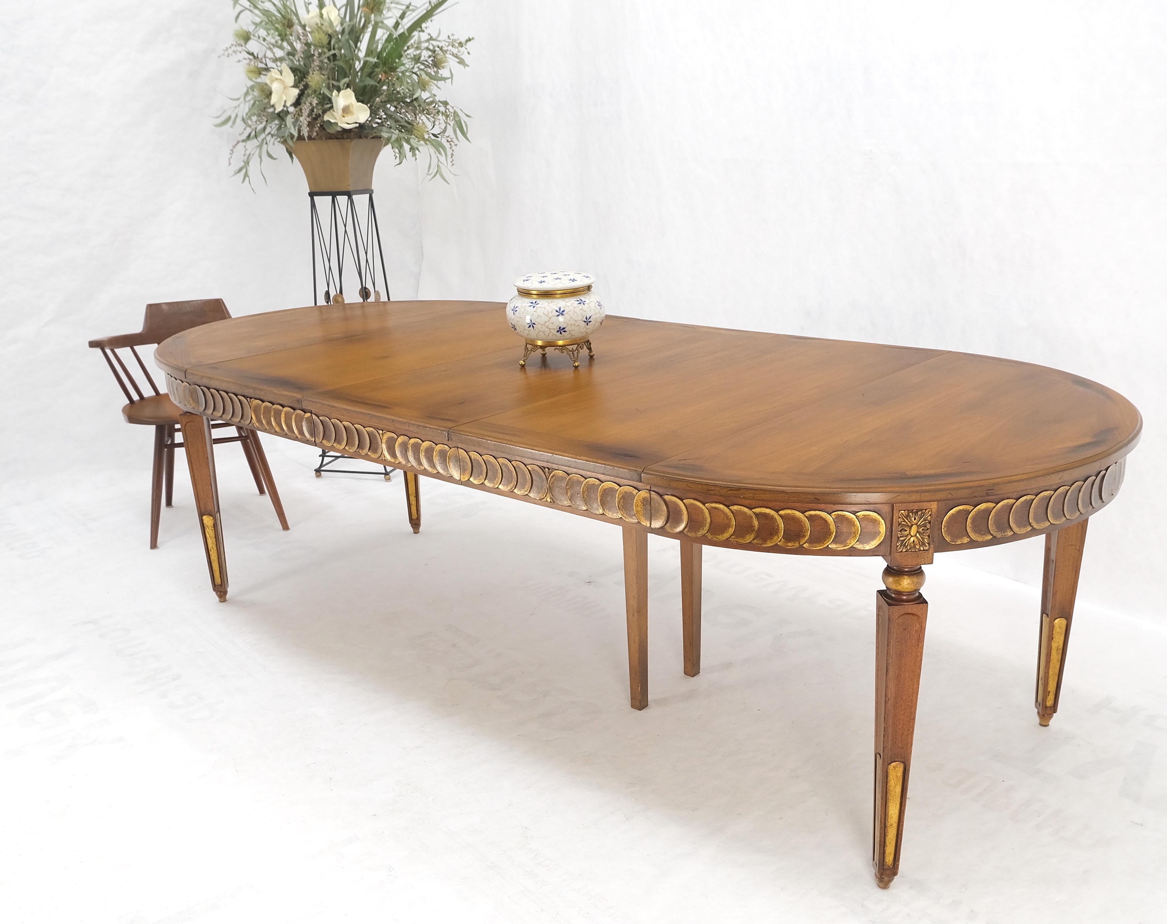 Round Mid-Century Modern Three Leaves Distressed Walnut Dining Table Mint! For Sale 10