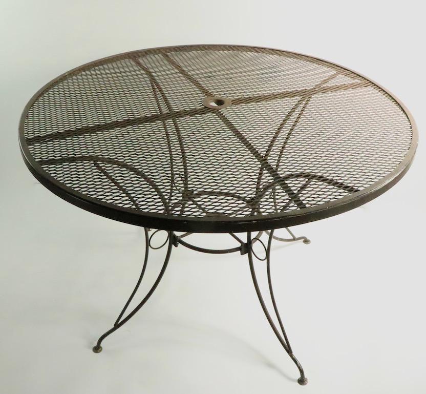 Round Mid Century Patio Garden Table Attributed to Woodard For Sale 1