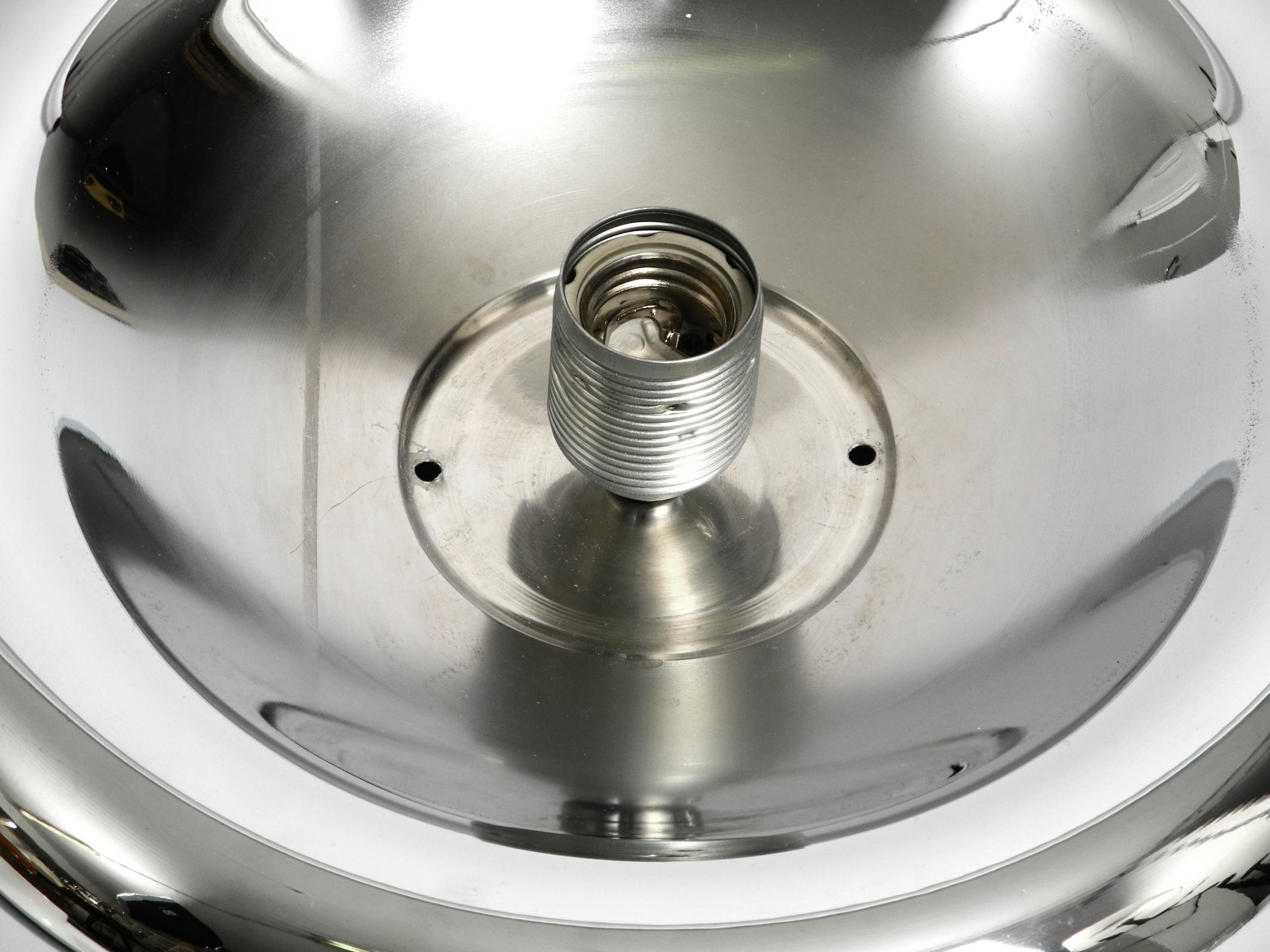 Lámpara de techo o de pared redonda de metal cromado de la Space Age de mediados de siglo, procedente de Italia en venta 5