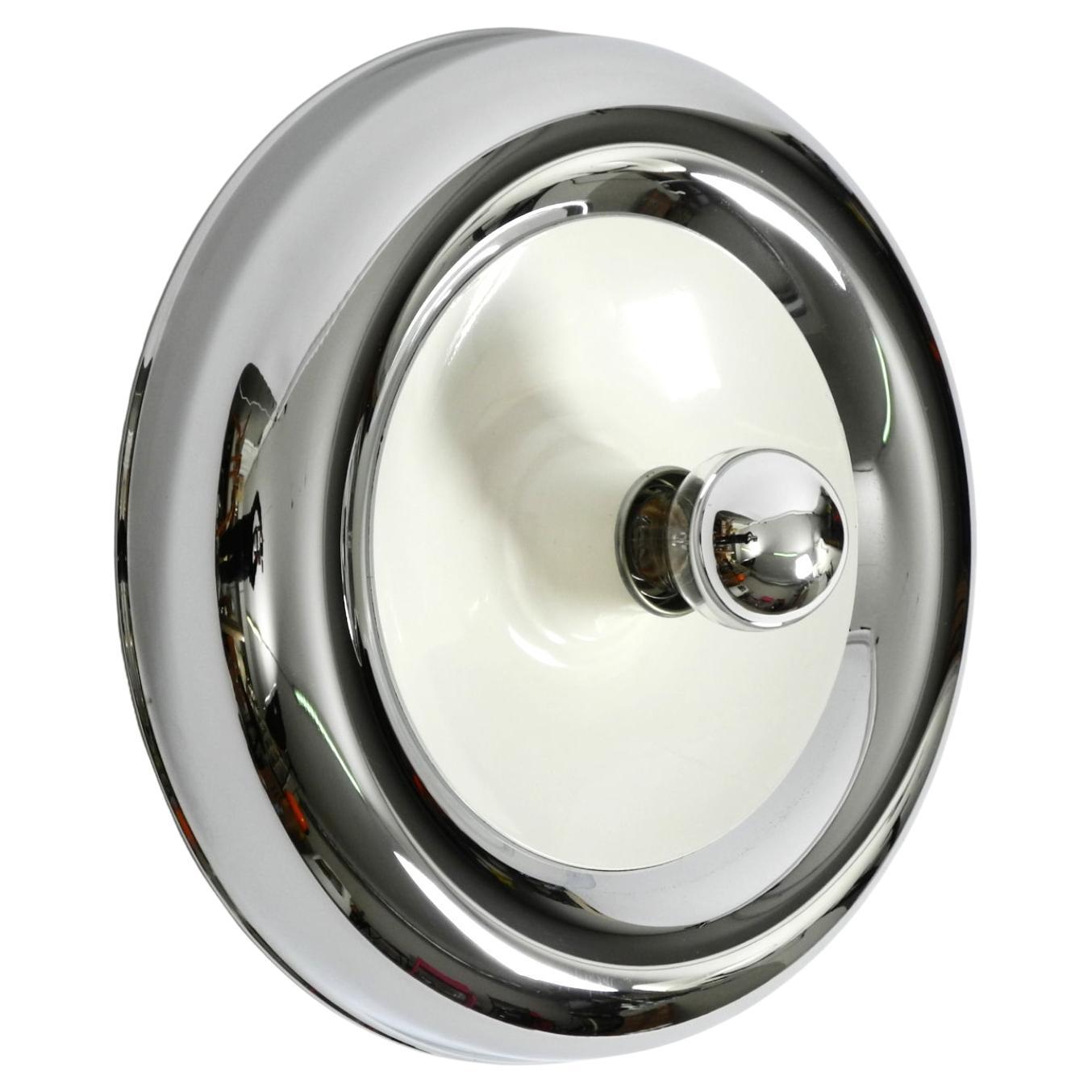 Lámpara de techo o de pared redonda de metal cromado de la Space Age de mediados de siglo, procedente de Italia en venta