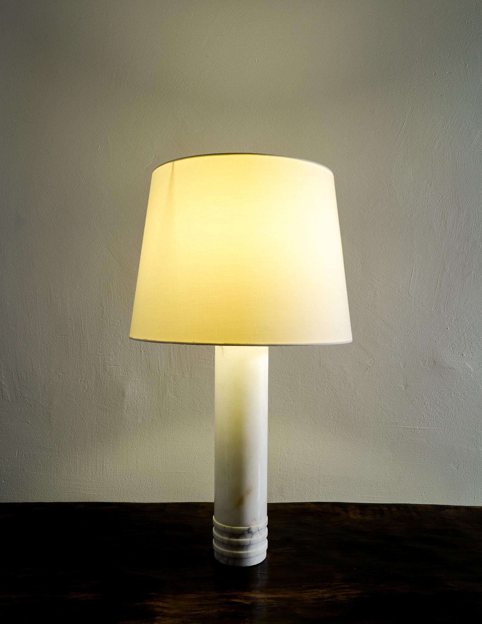 Scandinavian Modern Round Mid Century Table / Desk Lamp in Solid Marble by Bergboms, Sweden 1960s  For Sale