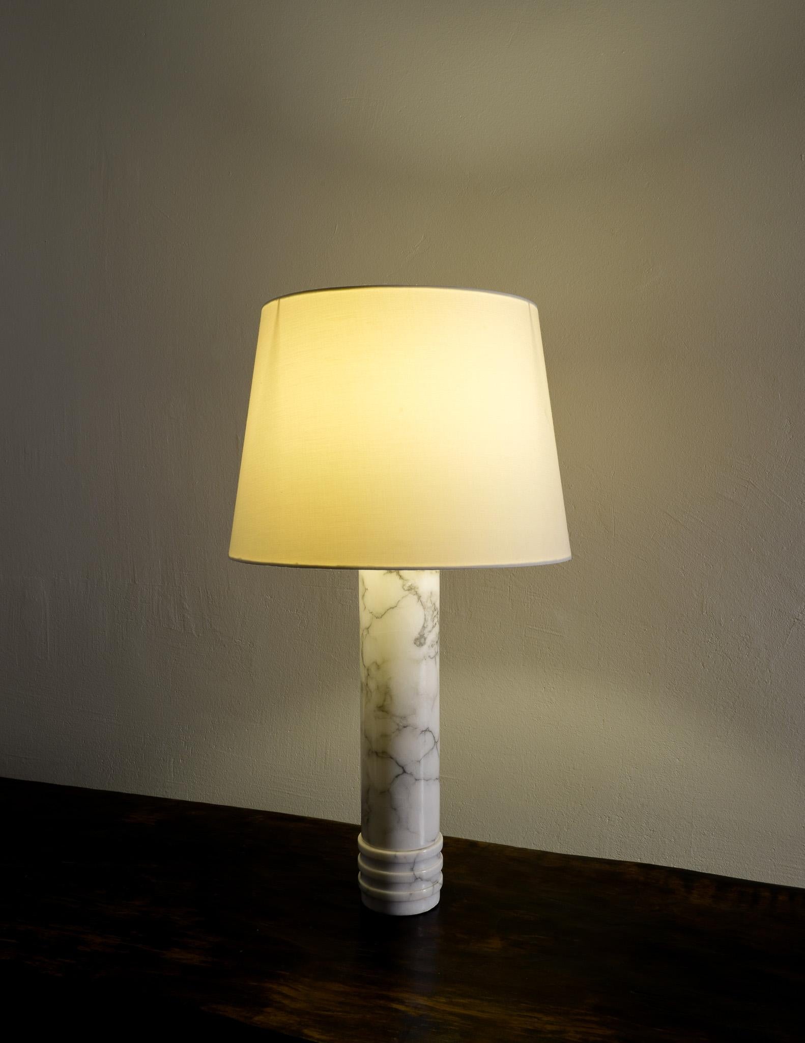 Scandinavian Modern Round Mid Century Table / Desk Lamp in Solid Marble by Bergboms, Sweden 1960s  For Sale