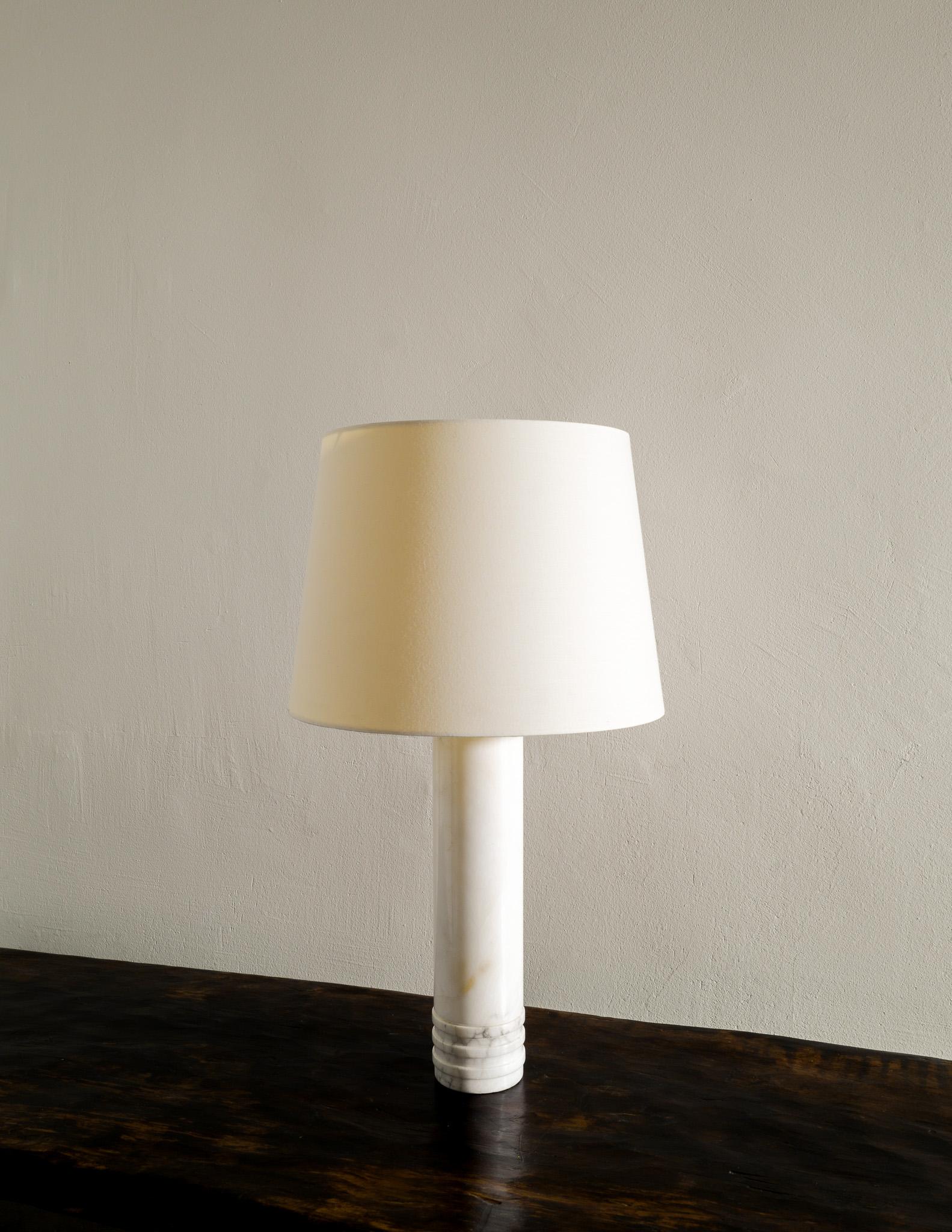 Round Mid Century Table / Desk Lamp in Solid Marble by Bergboms, Sweden 1960s  In Good Condition For Sale In Stockholm, SE