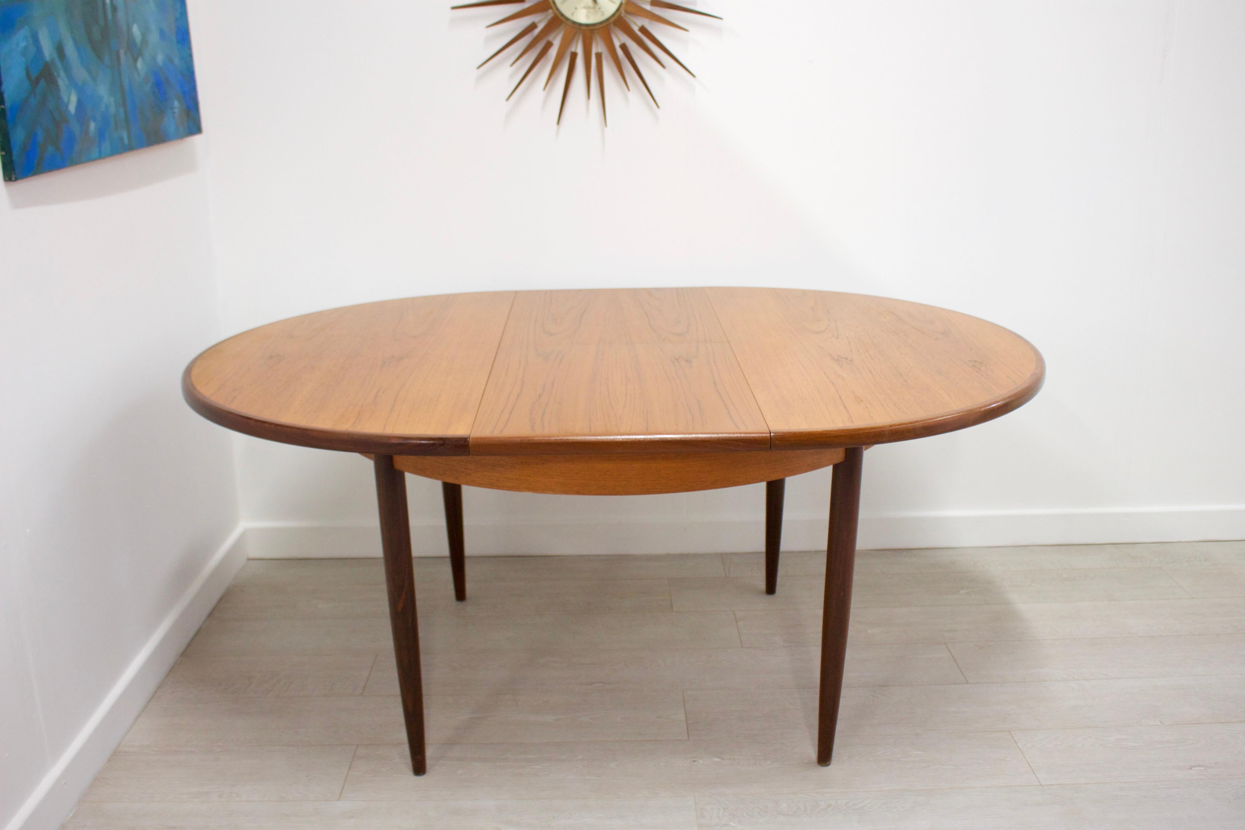 Veneer Round Midcentury Teak Dining Table from G-Plan, 1960s
