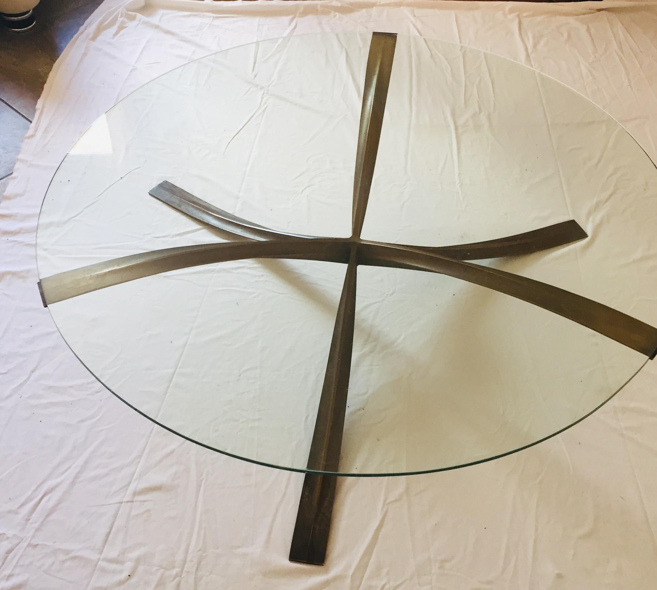 Round Midcentury Coffee Table Cast Bronze by French Architect Michel Mangematin For Sale 5