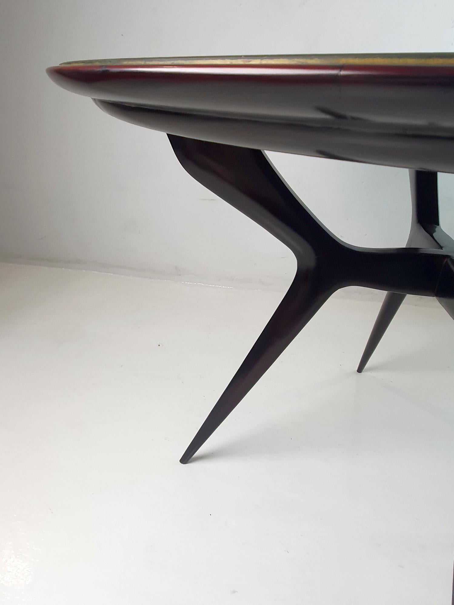 Table de salle à manger ronde à pattes d'araignée du milieu du siècle dernier en vente 4