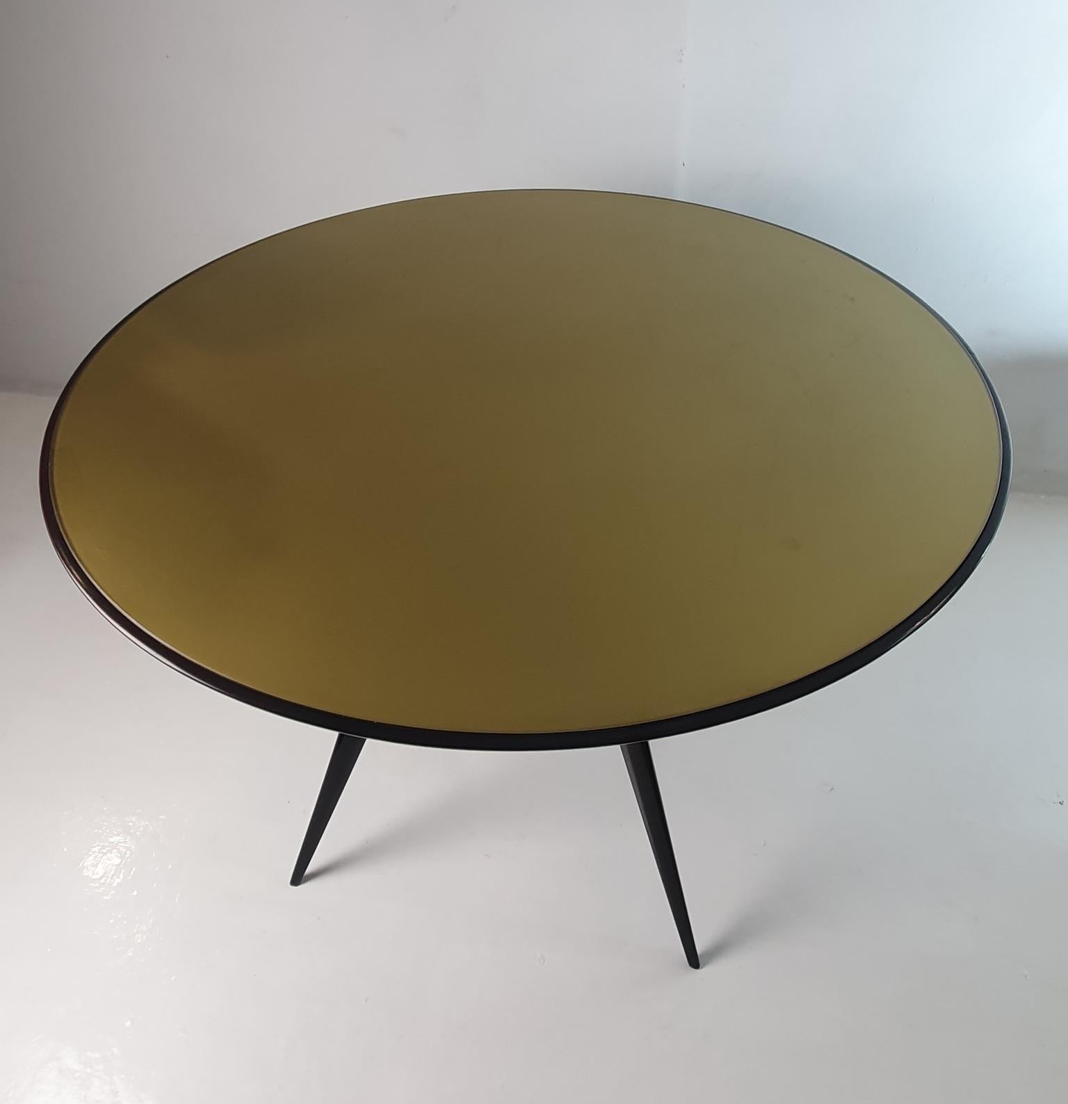 20th Century Round Midcentury Spider Leg Dining Table  For Sale