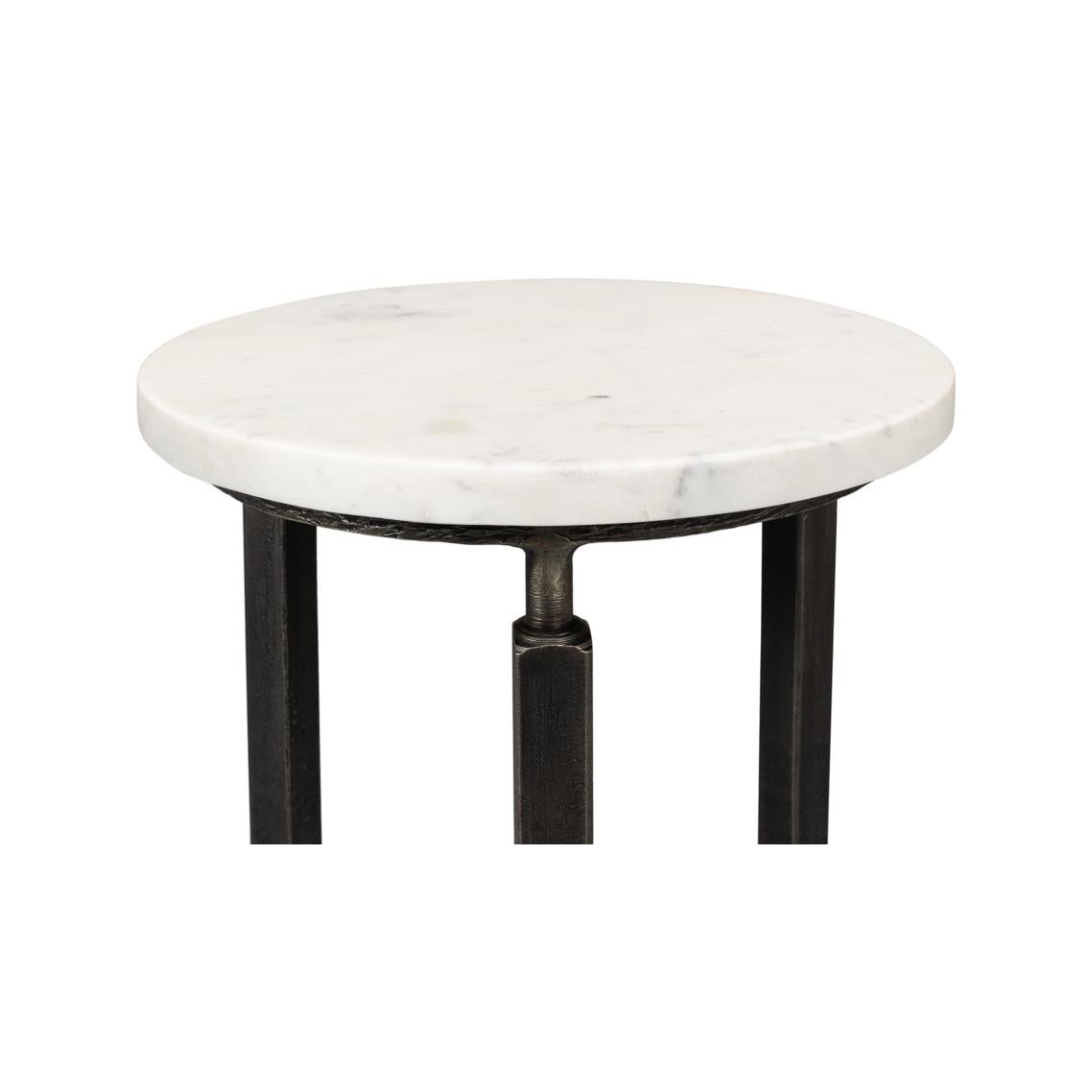 Indien Table d'appoint ronde minimaliste en marbre en vente