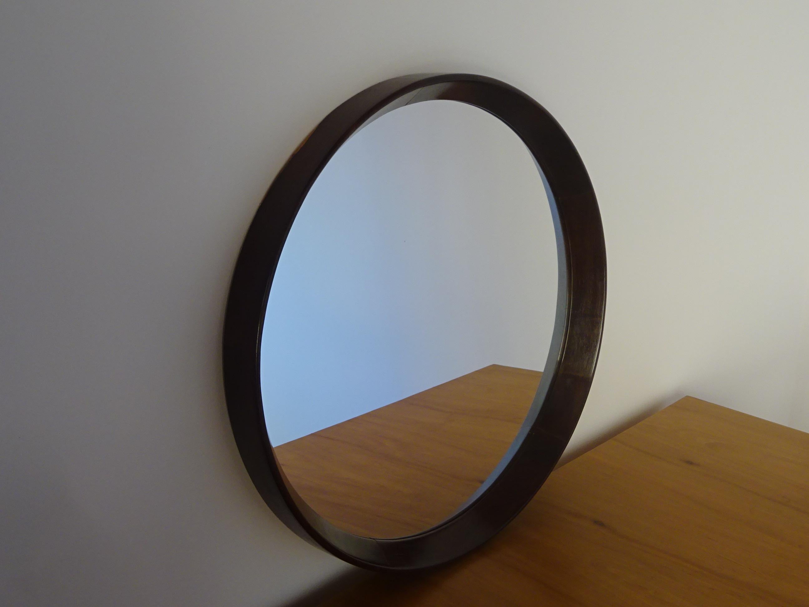 Mid-Century Modern Round mirror, attributed to Sérgio Rodrigues. For Sale