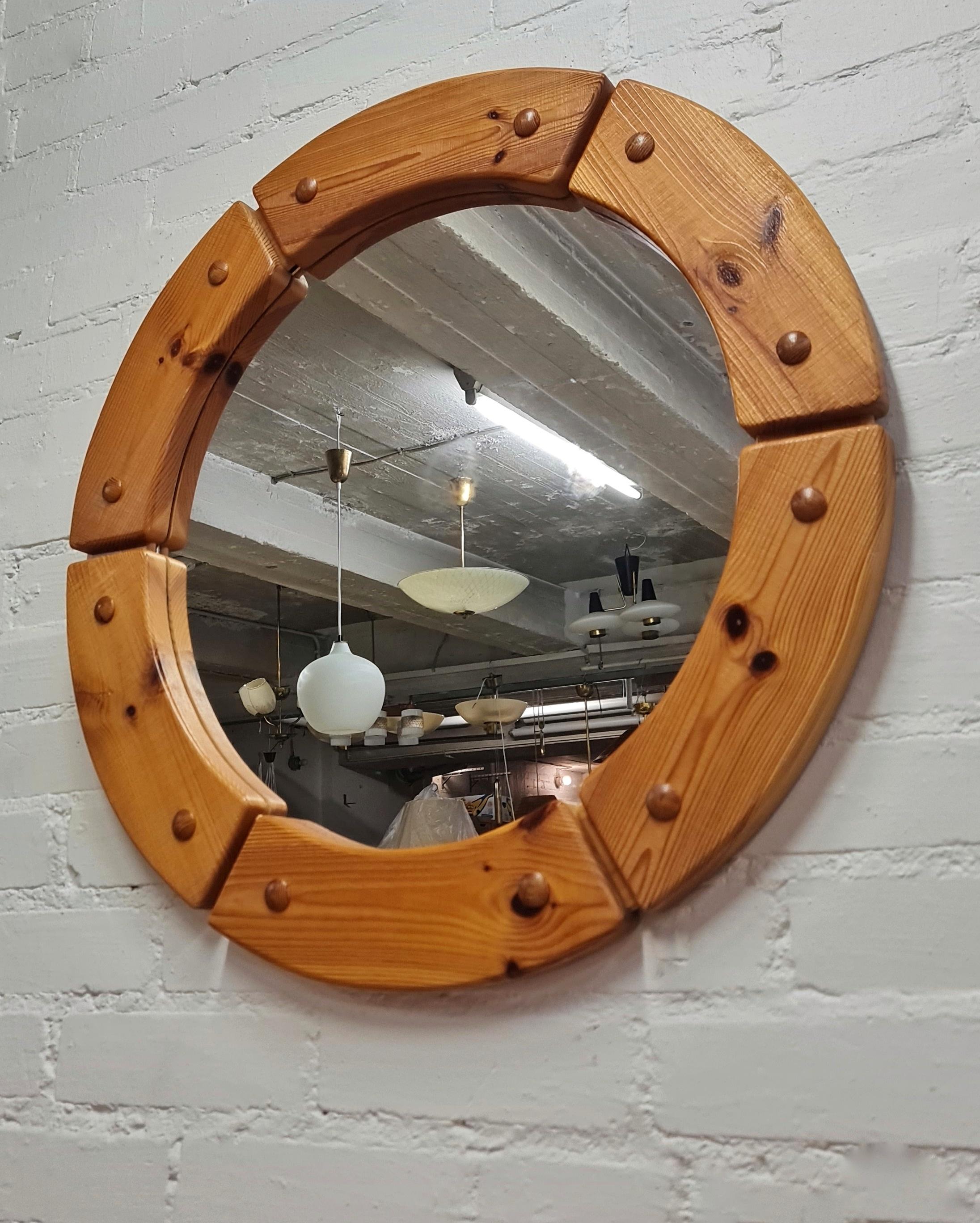 Miroir rond de Christian Langeström pour Fröseke, pin, Suède, années 1970 en vente 1