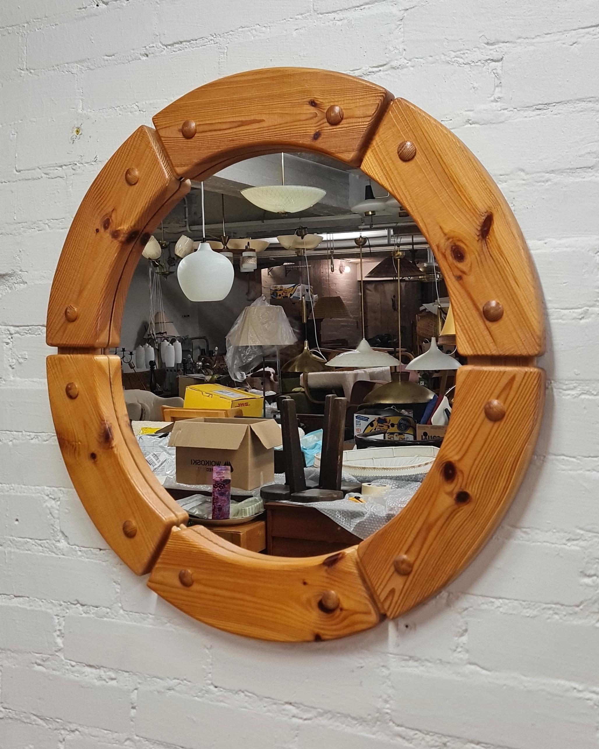 Miroir rond de Christian Langeström pour Fröseke, pin, Suède, années 1970 en vente 2