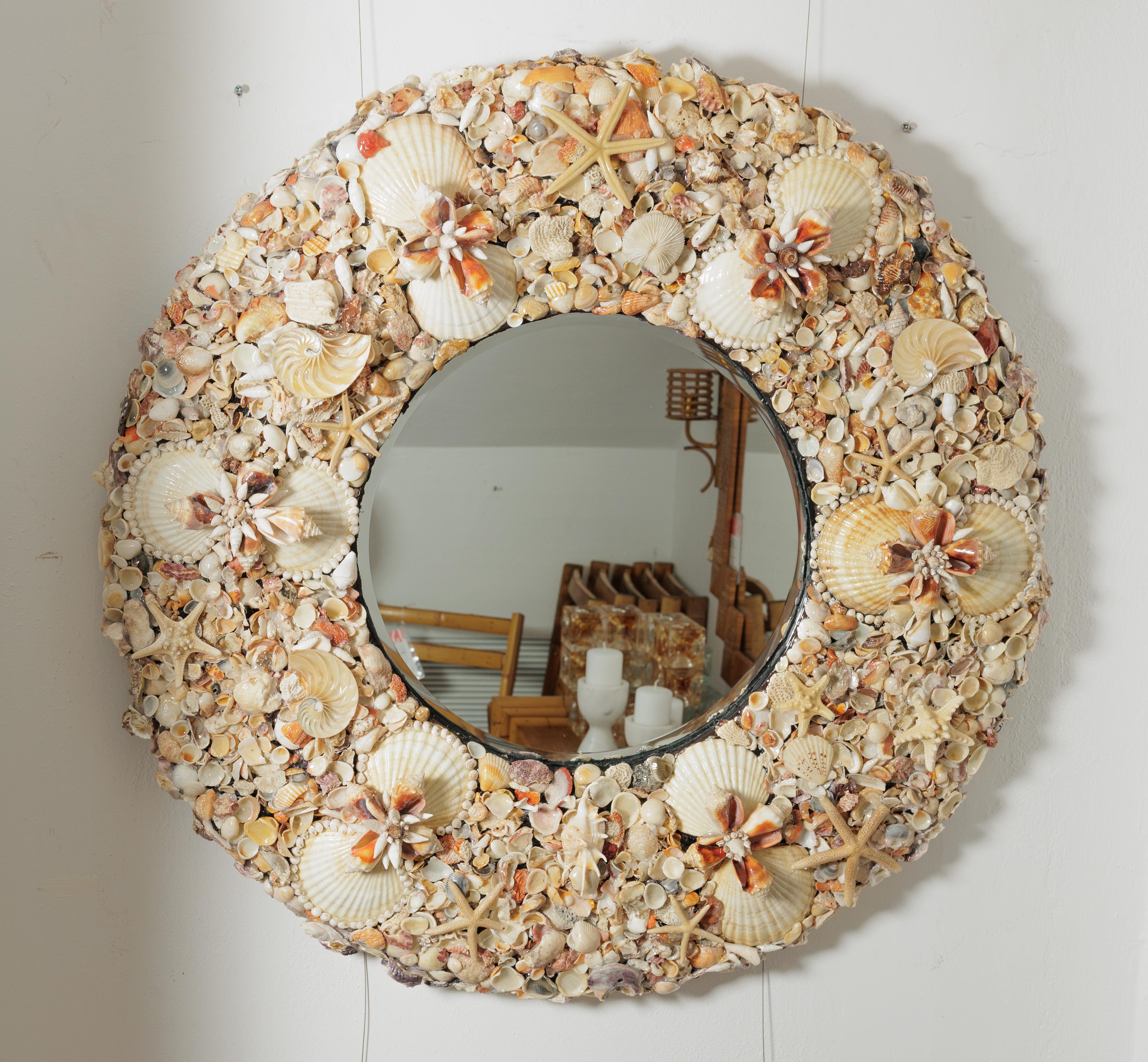 Mid-Century Modern Round Mirror Covered with Beautiful Sea Shells For Sale