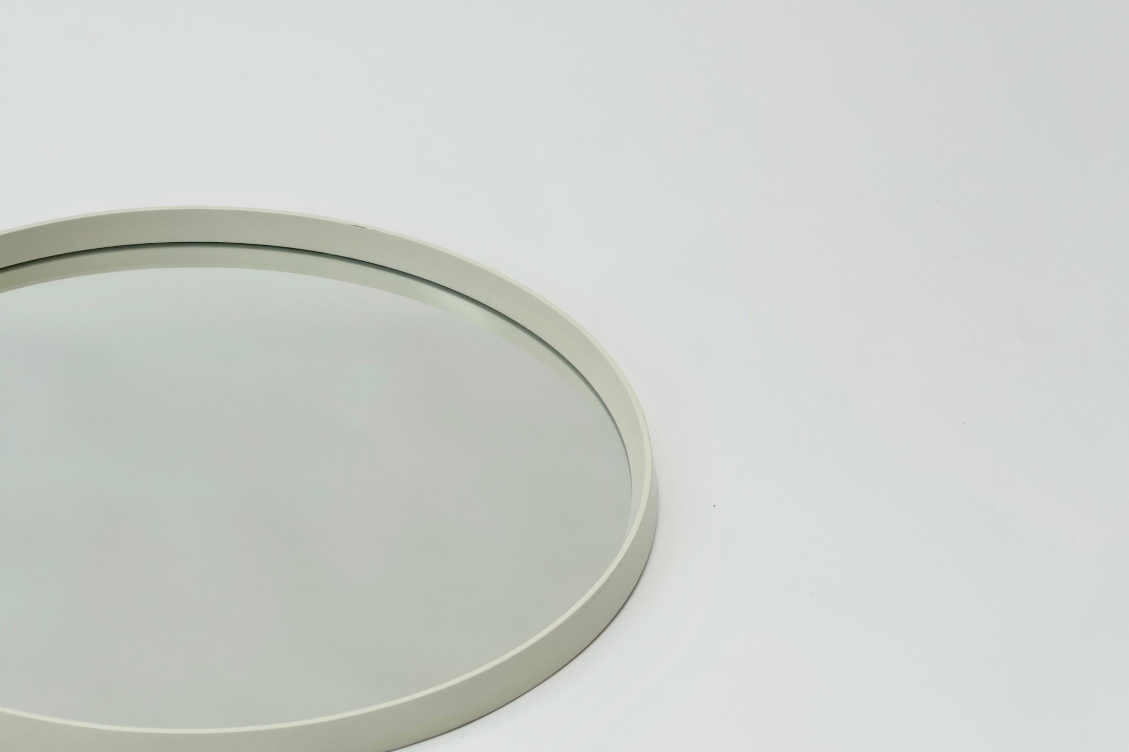 Round Mirror with a  Wood White Lacquered  Frame, Germany 1970s In Good Condition In London, GB