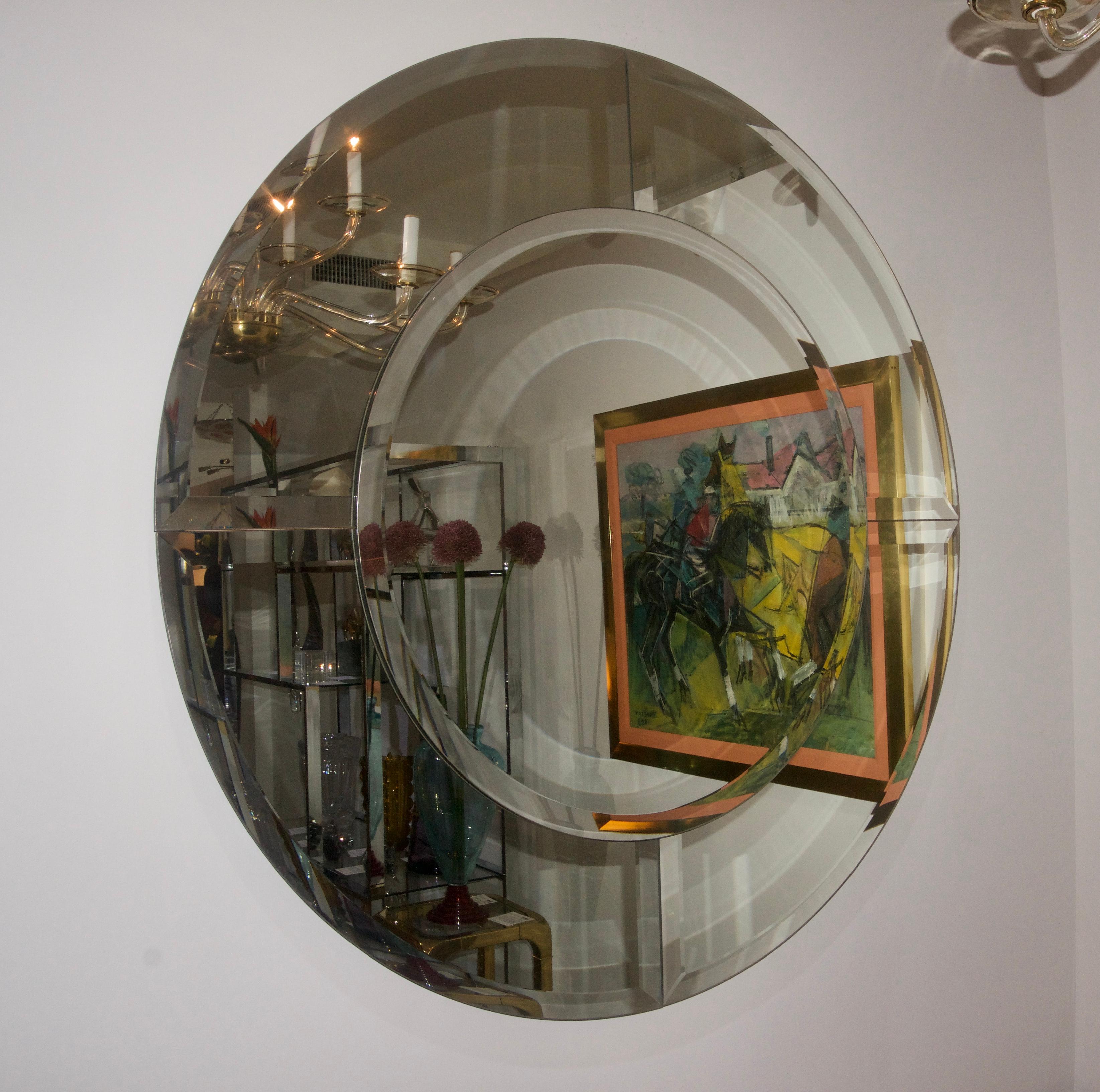 Round Mirror with Beveled Edges In Good Condition In West Palm Beach, FL