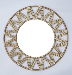 Miroir rond avec cadre en bois sculpté avec rubans, C.I.C., Indonésie vers 1990