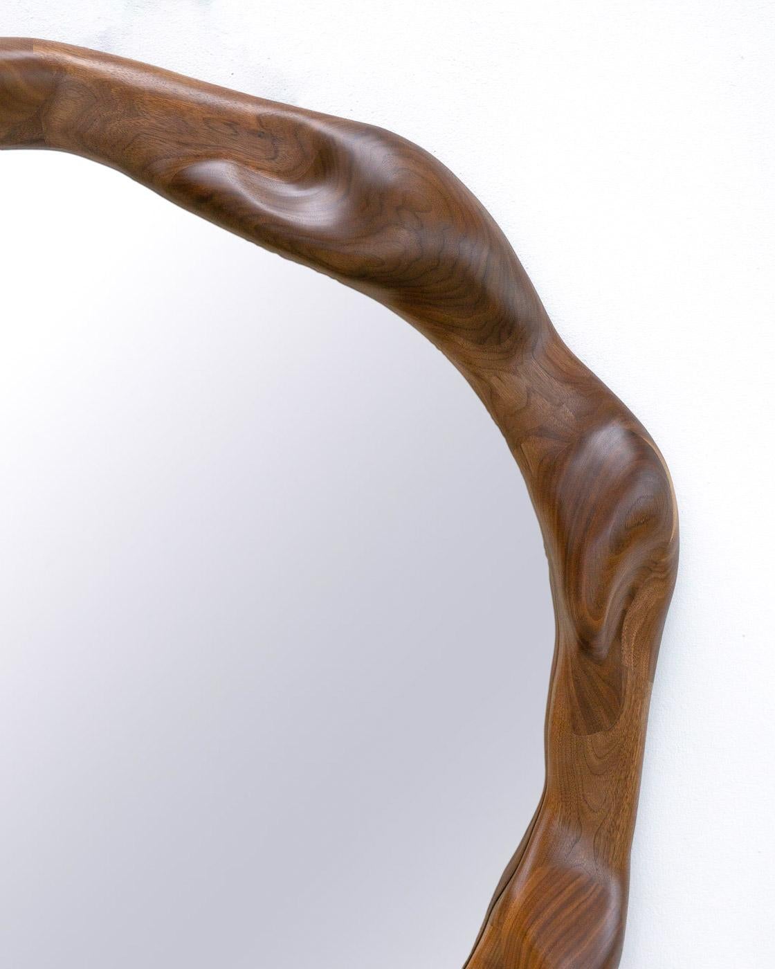 Round Mirror with Walnut Wood Frame, Smooth Finish by Alexander Knysch In New Condition For Sale In Geneve, CH