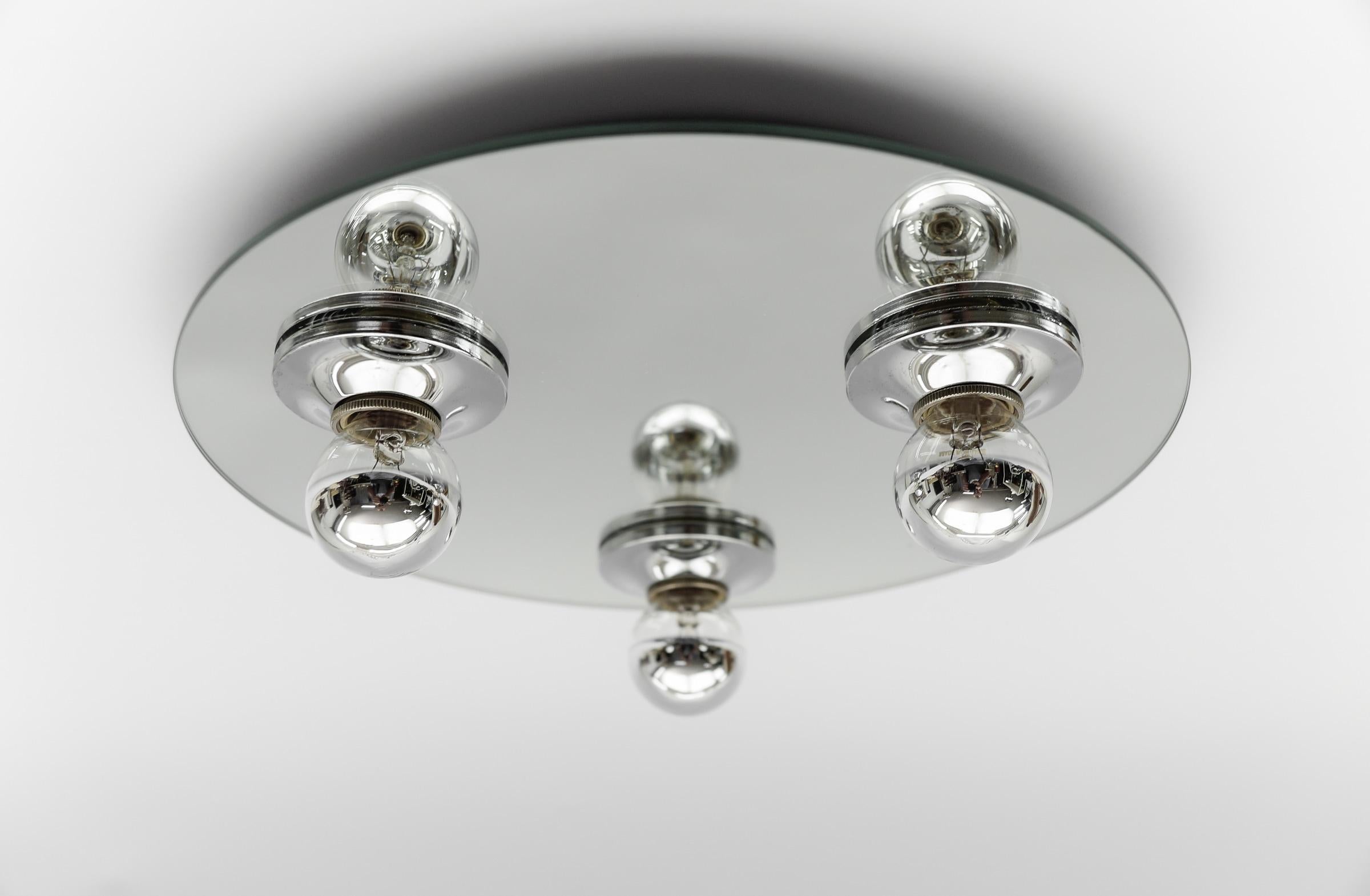 Round Mirrored Ceiling Lamp, 1970s Italy In Good Condition For Sale In Nürnberg, Bayern