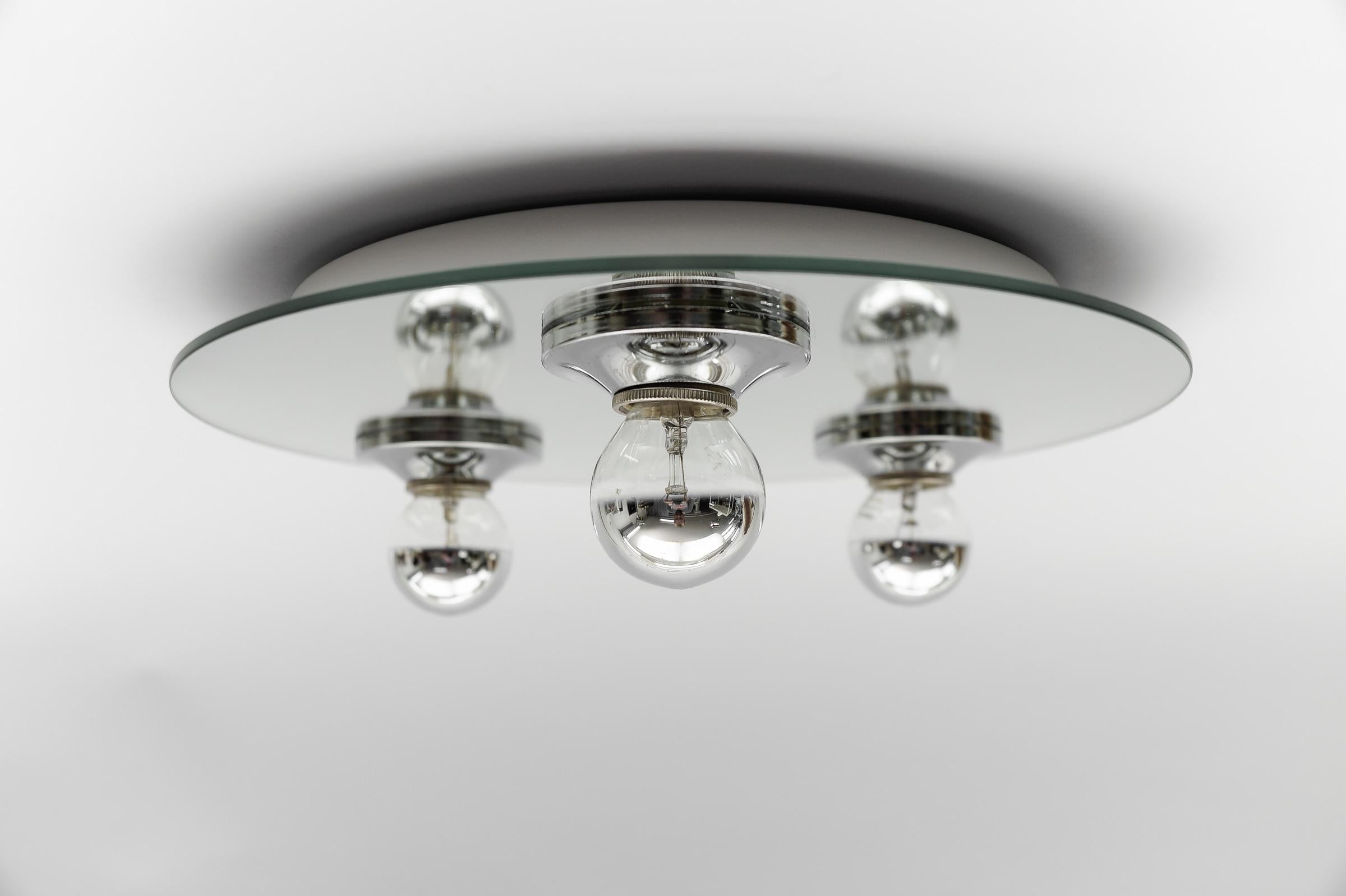 Round Mirrored Ceiling Lamp, 1970s Italy For Sale 1