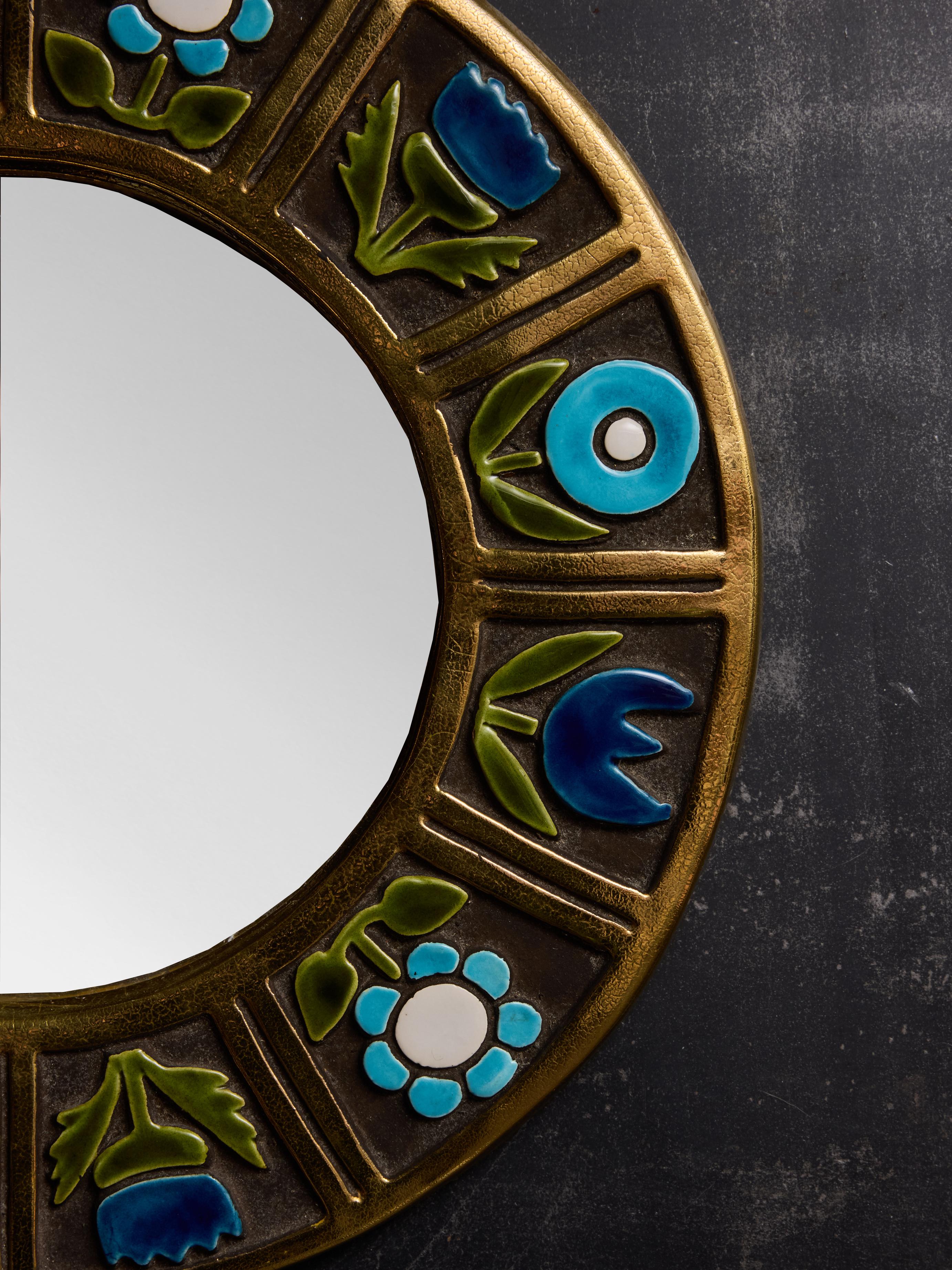 Round Mithe Espelt Ceramic Mirror with Blue Flower Decors In Good Condition For Sale In Saint-Ouen, IDF