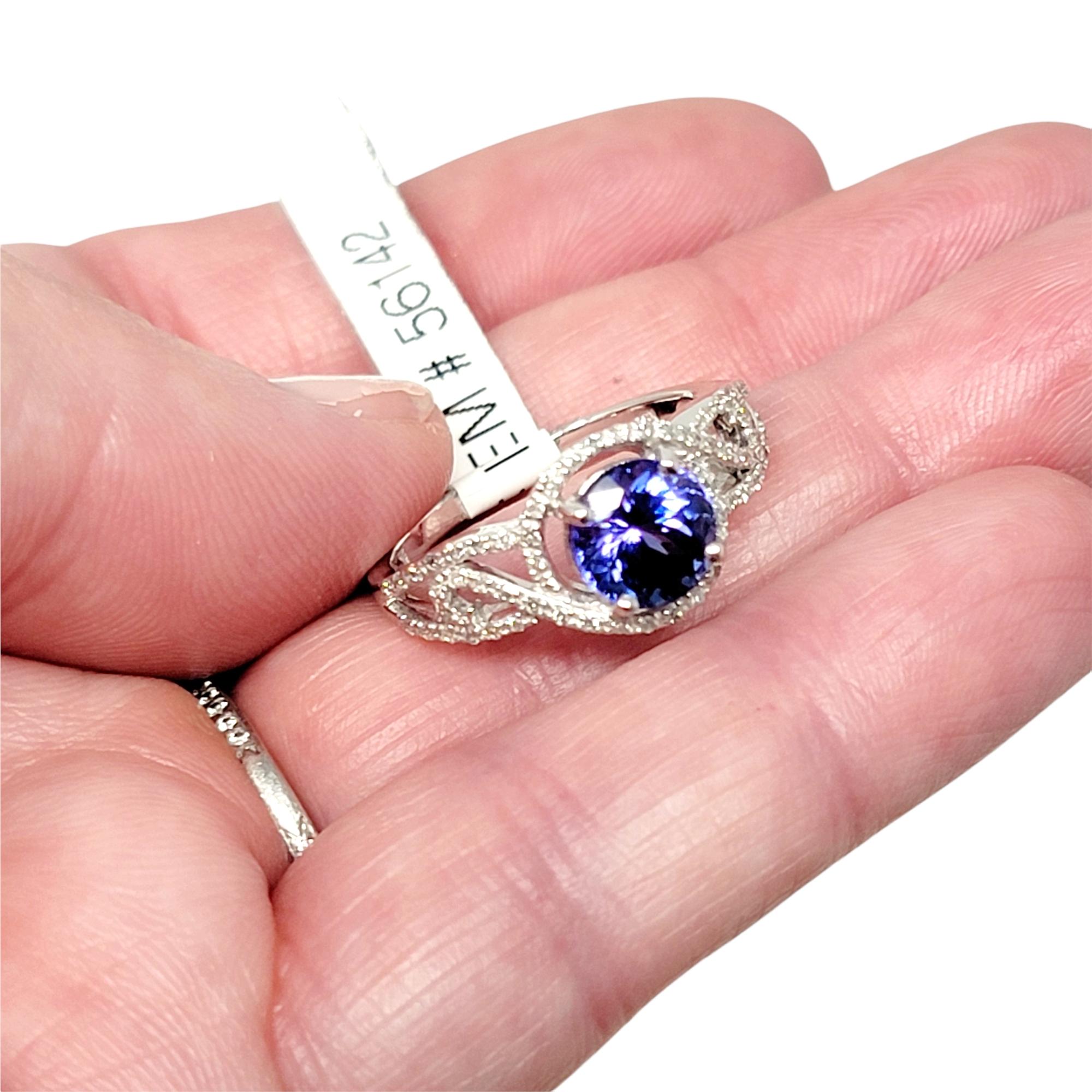 Round Mixed Cut Tanzanite and Diamond Halo Solitaire Band Ring in 18 Karat Gold For Sale 4