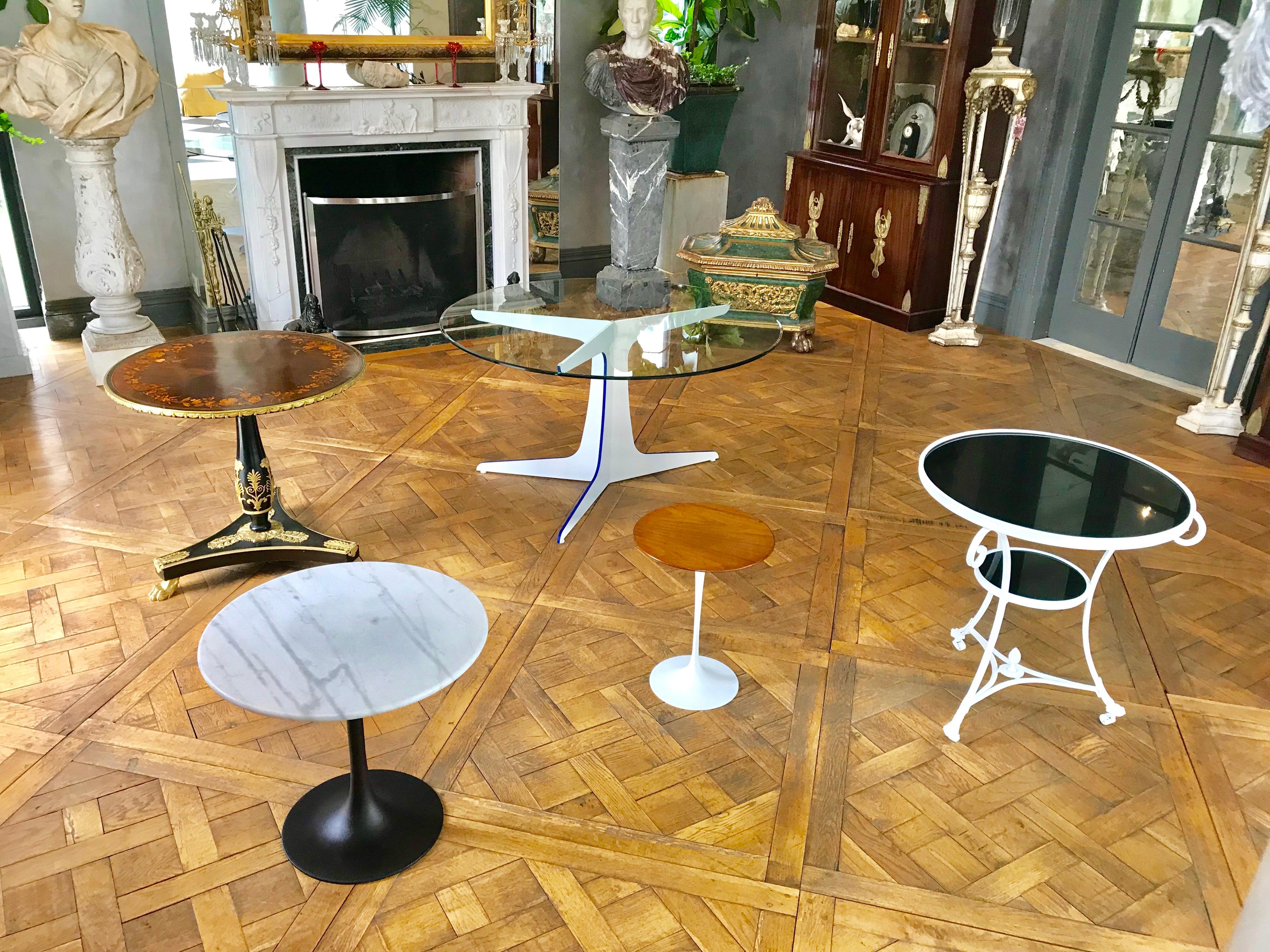 Modern 3 Legged  Glass Top Dining Table For Sale 2