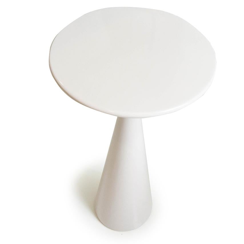 Round Modern Side Tables, Pair In New Condition For Sale In Greenwich, CT