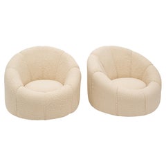 Rundes Sesselpaar im modernistischen Stil