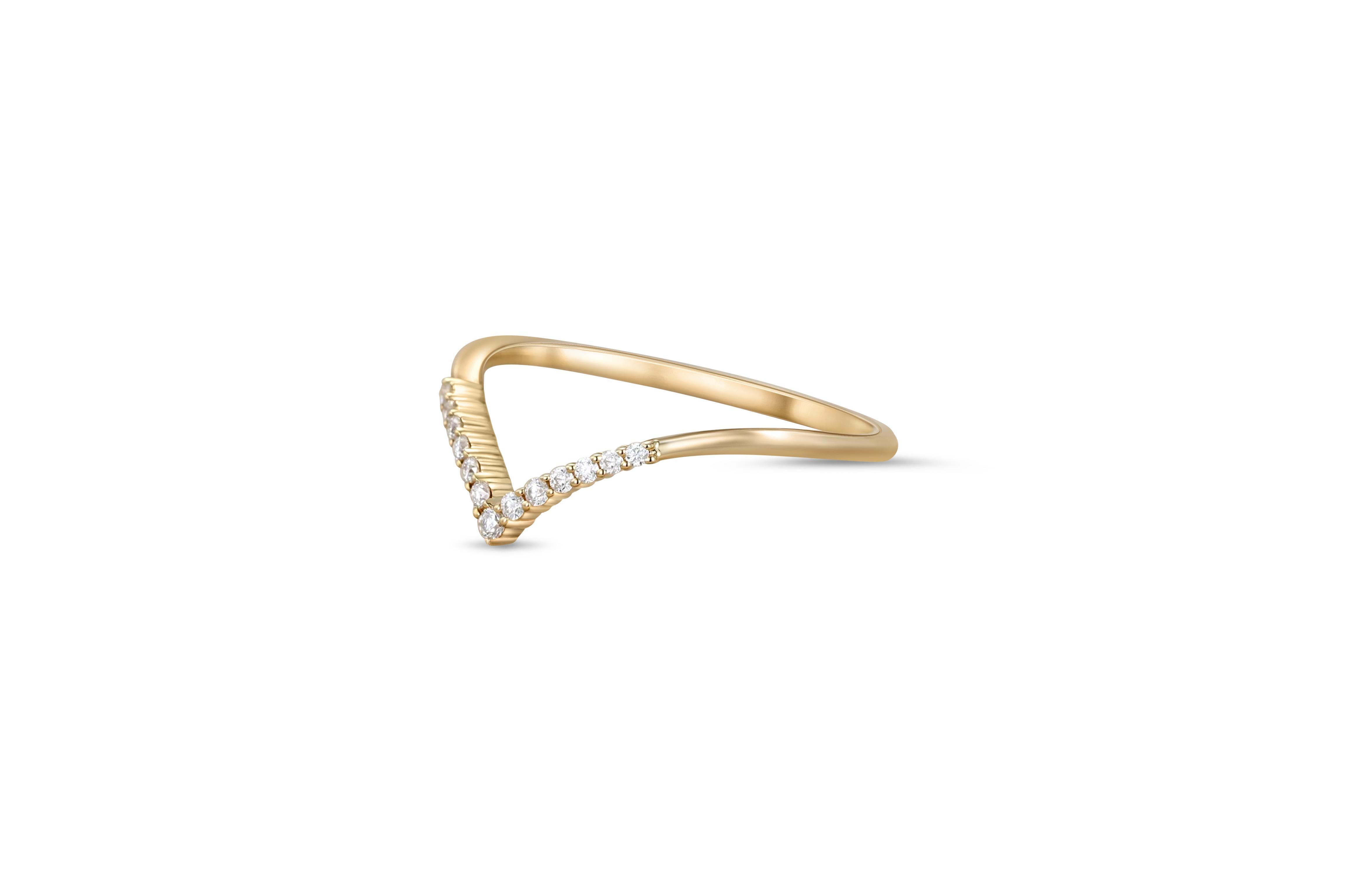 For Sale:  Round moissanite Chevron 14k gold ring 2