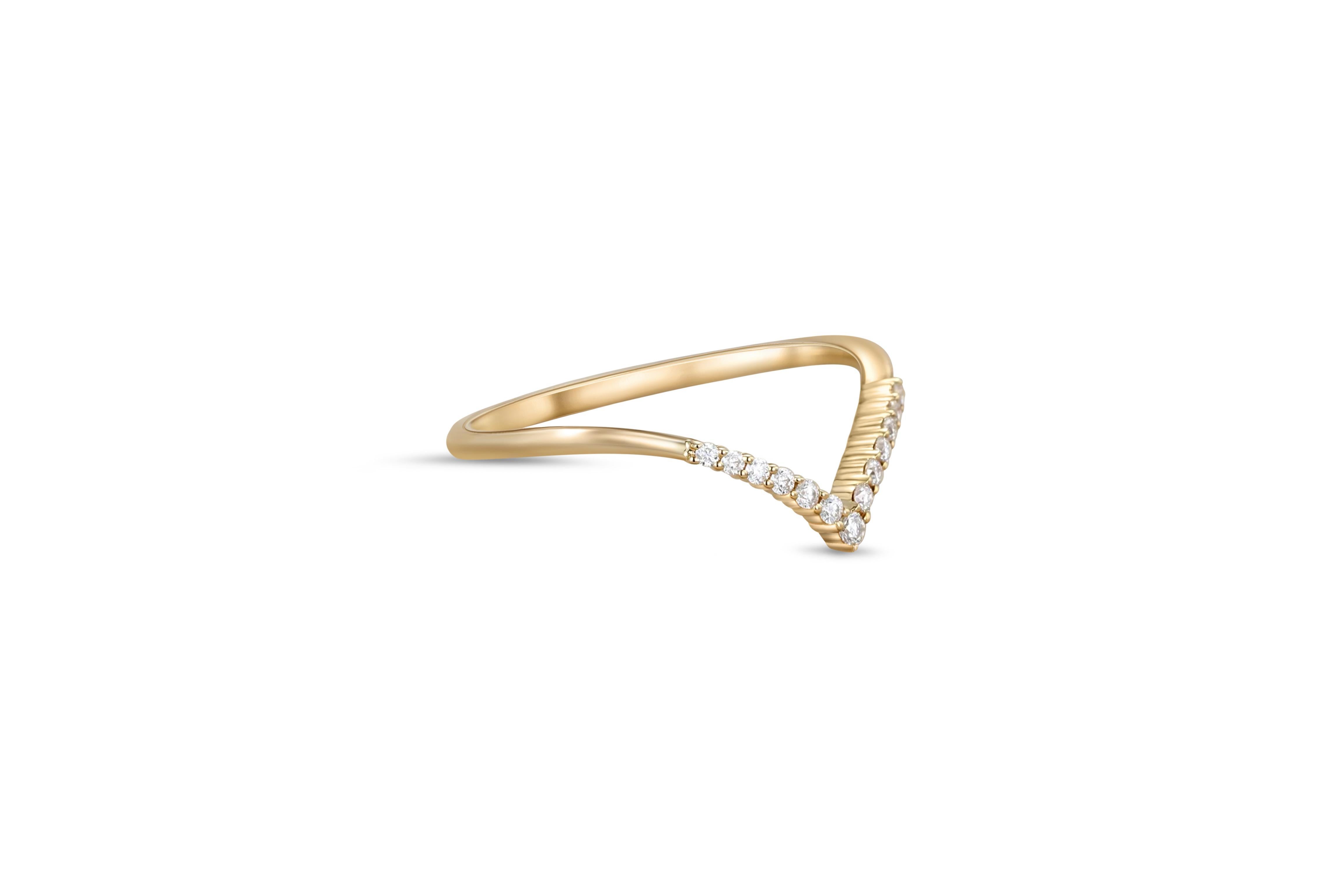 For Sale:  Round moissanite Chevron 14k gold ring 3