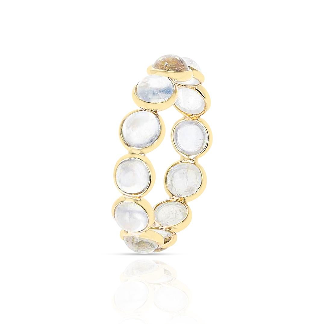 Round Moonstone Cabochon Band, Yellow Gold In New Condition In New York, NY