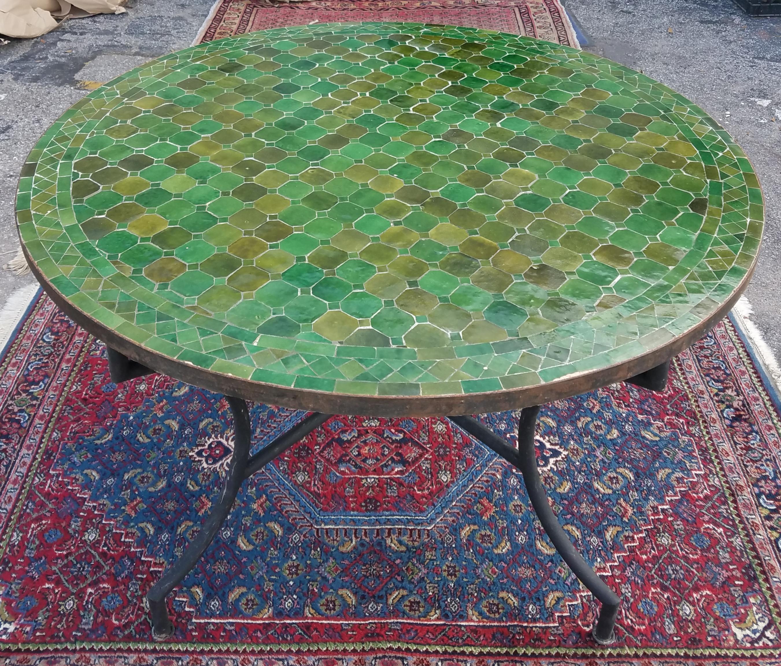 Round Moroccan Mosaic Table, Tamegroute Green 2