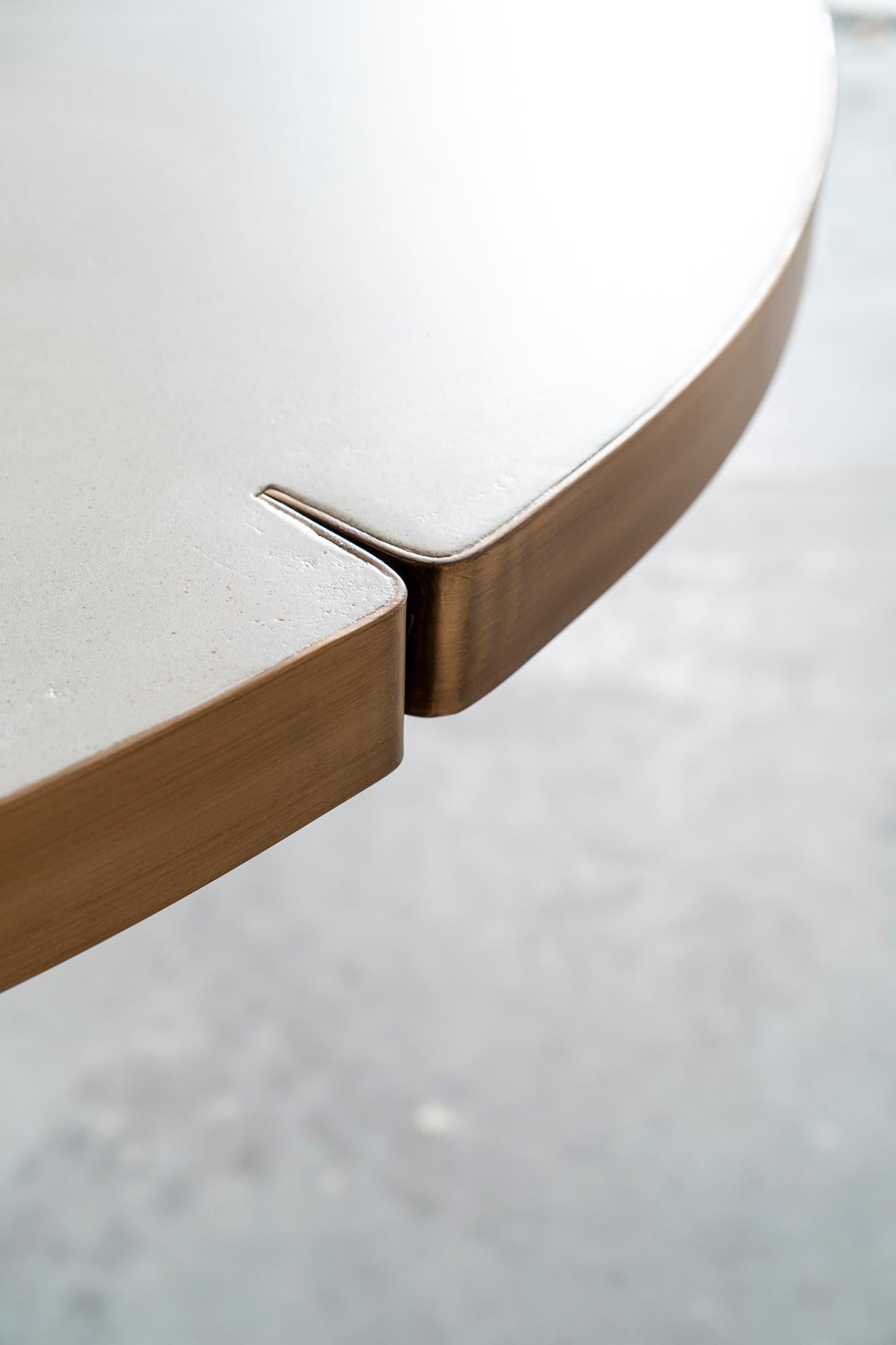 Round Mortex Table with Brass RIng and Signature Detail In New Condition For Sale In Nijlen, BE