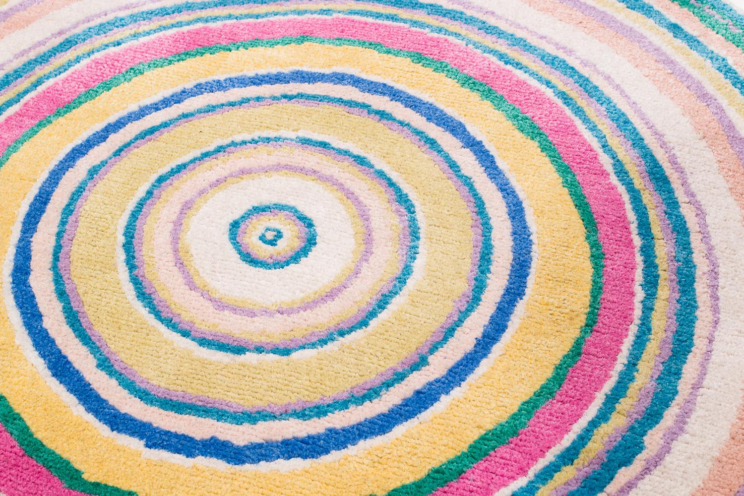 Round Multicolor Rings Silk and Wool Accessory Rug Bullseye by Joseph Carini In New Condition For Sale In New York, NY