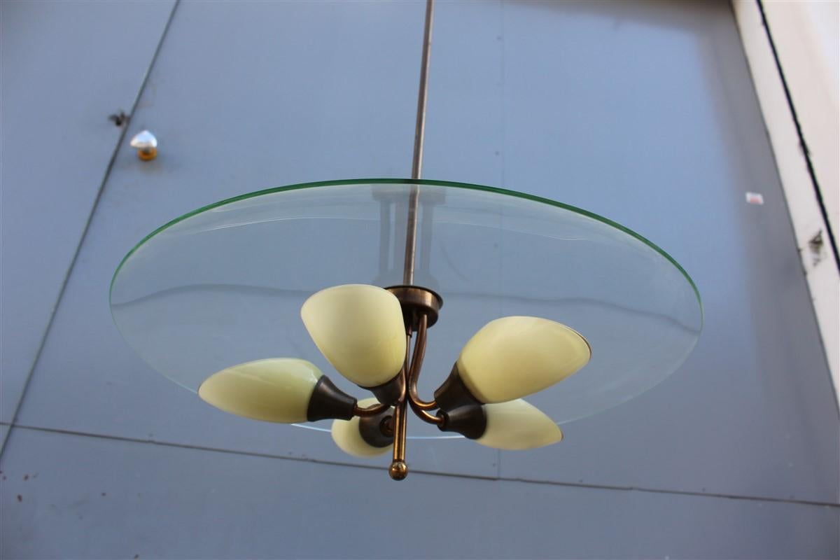 Round Murano Glass Curved Chandelier Midcentury Italian Design Yellow Brass In Good Condition For Sale In Palermo, Sicily